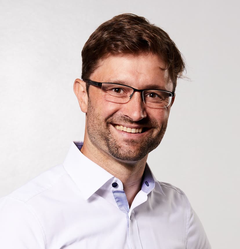 Dr. Julian Frede