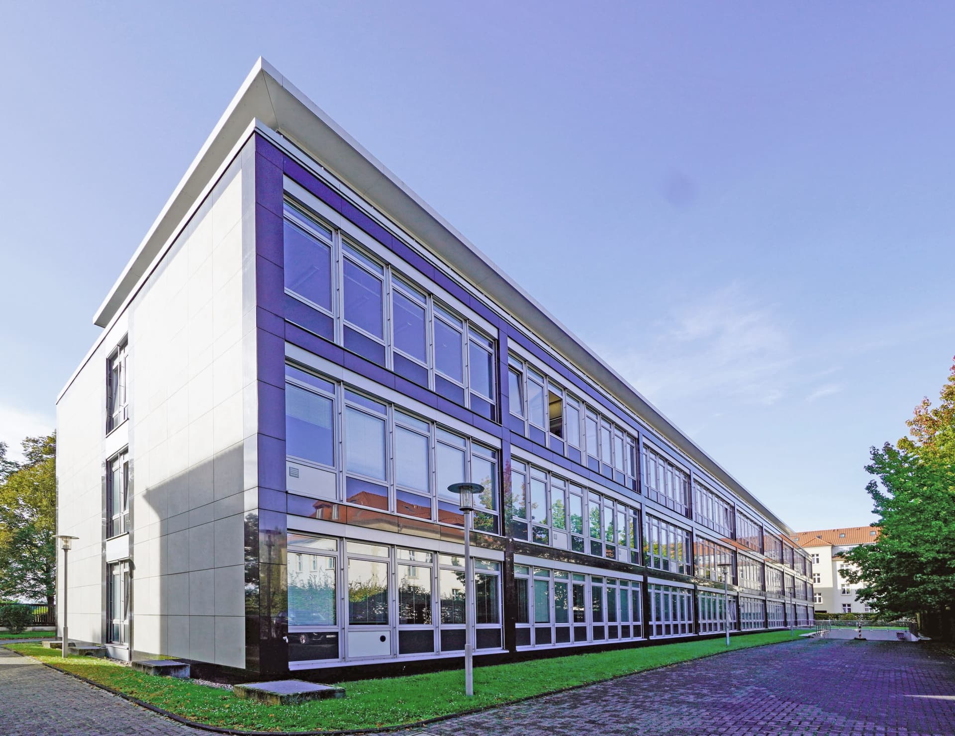 Savills: Wohnungsunternehmen mietet Bürofläche in Köln-Junkersdorf