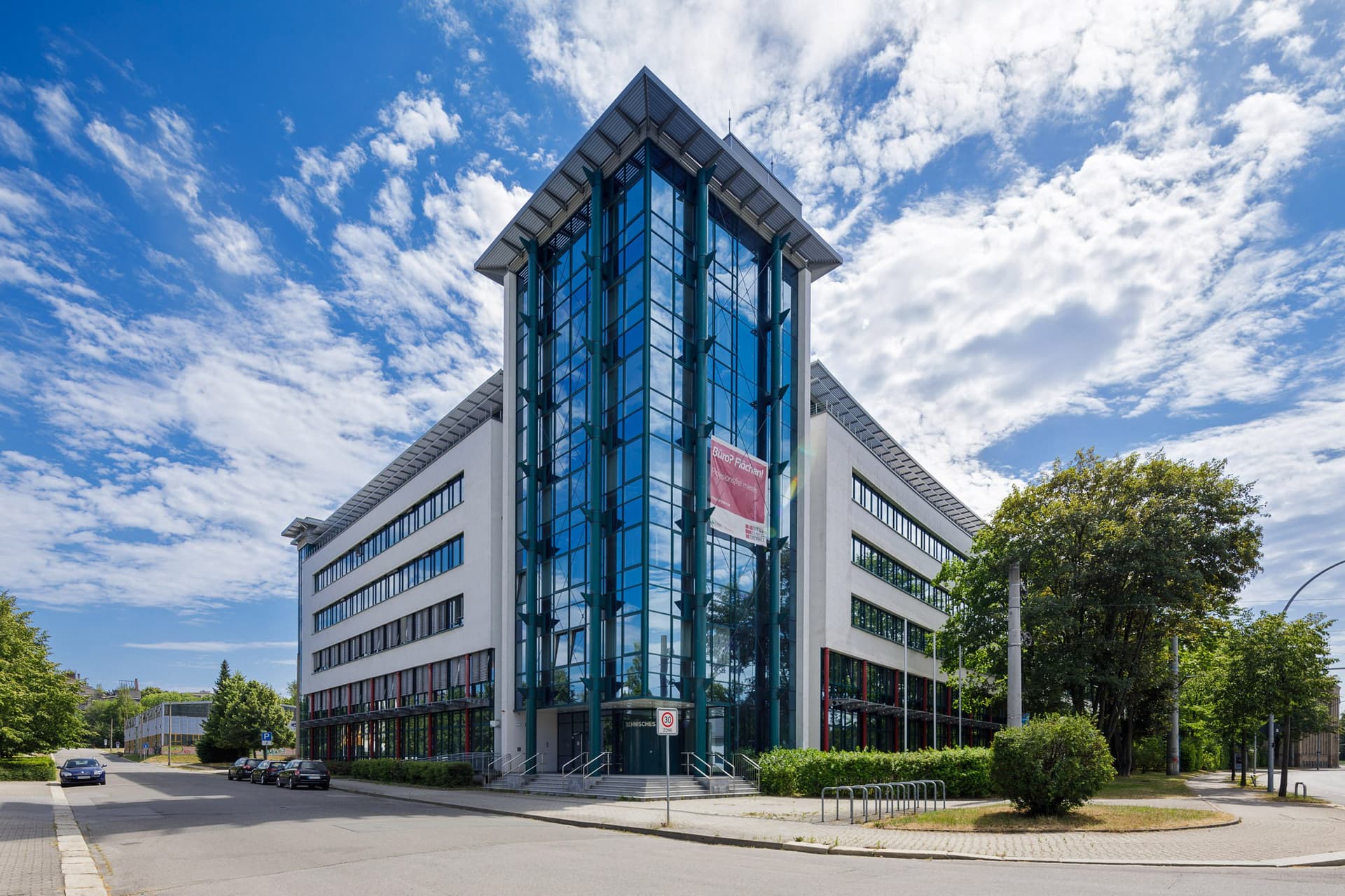 Deutsche Bürohaus leases 1,700 square metres of office space in Chemnitz to financial services provider