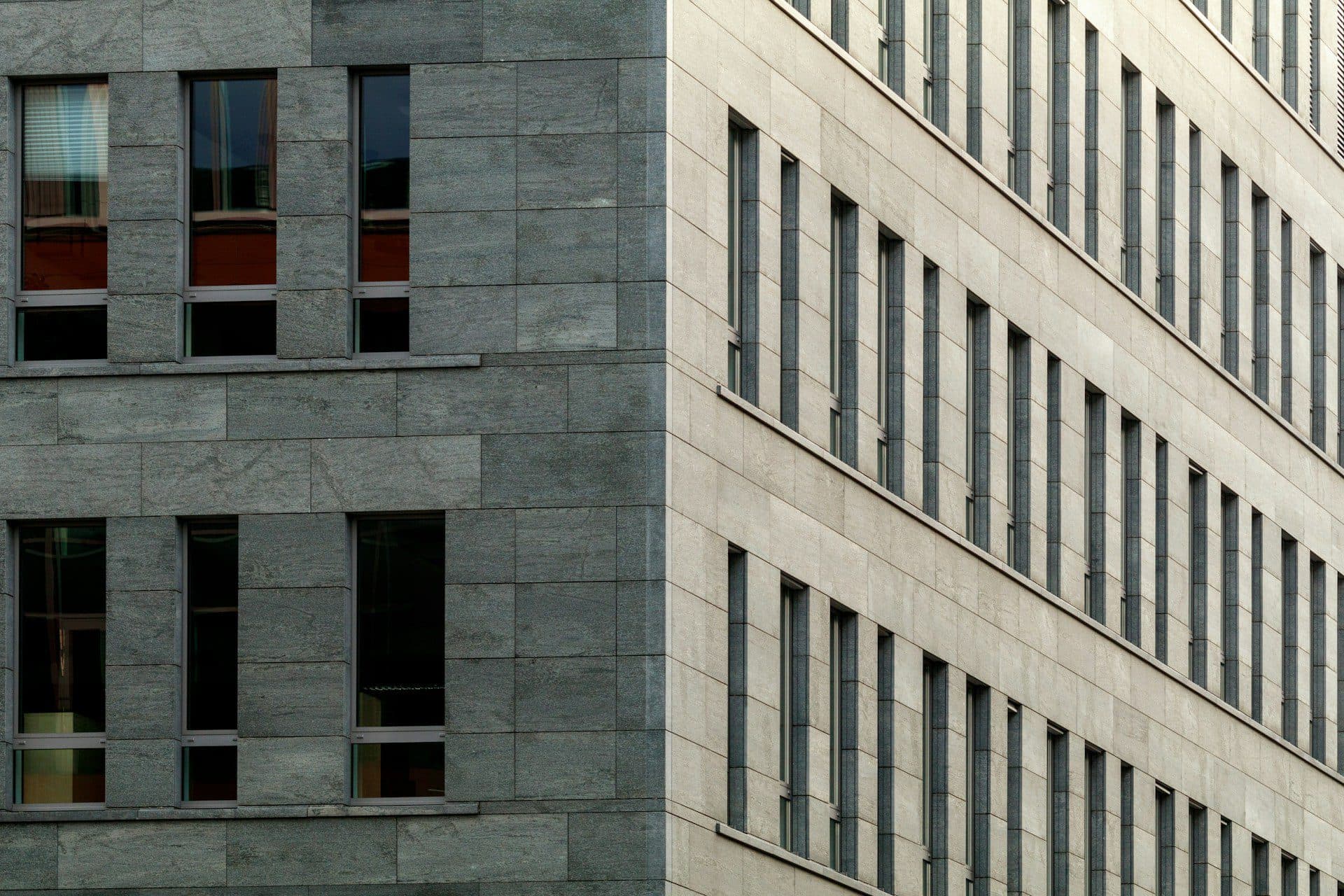 FOX REAL ESTATE vermietet 1.400 Quadratmeter Bürofläche an Förde Sparkasse