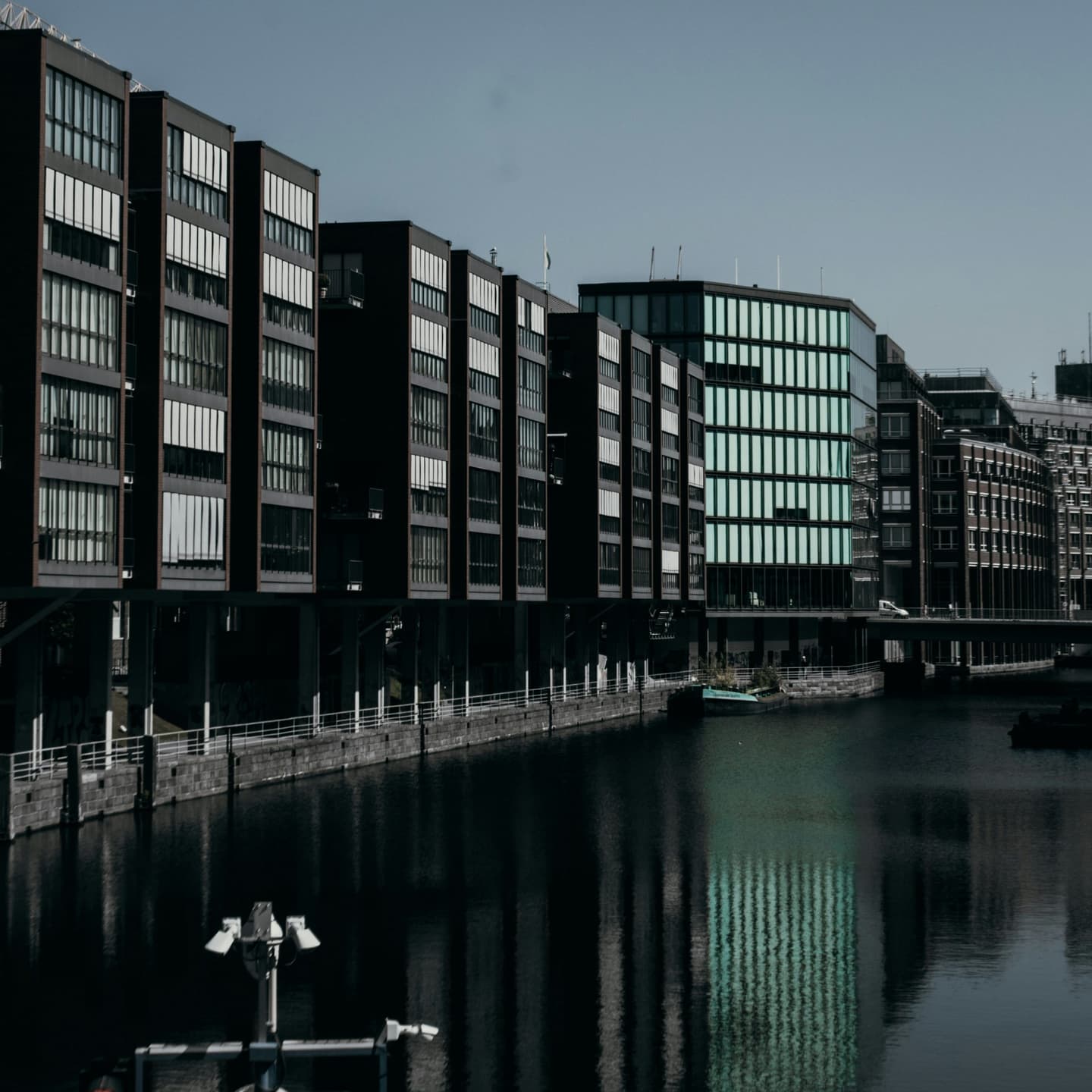 JLL: Hamburg take-up slightly down, prime office rent up