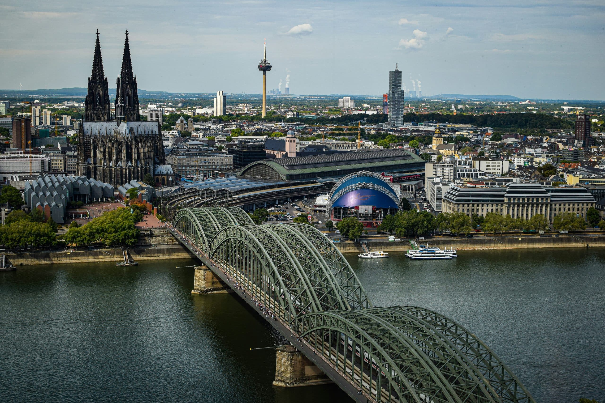 Leasing momentum on the Cologne office market is slowly picking up, previous year's result exceeded by 10%