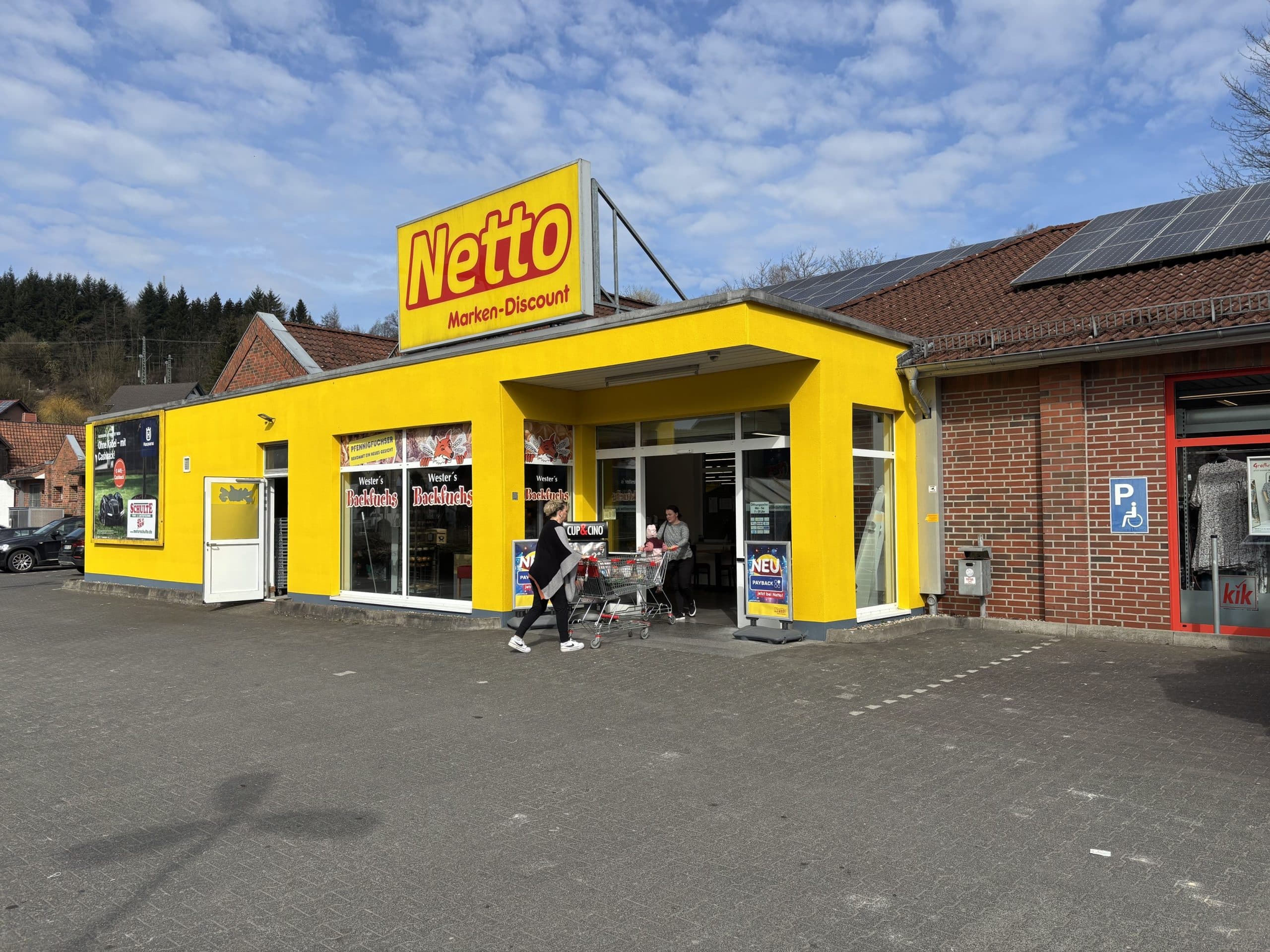 Robert C. Spies vermittelt saniertes Fachmarktzentrum im Großraum Paderborn
