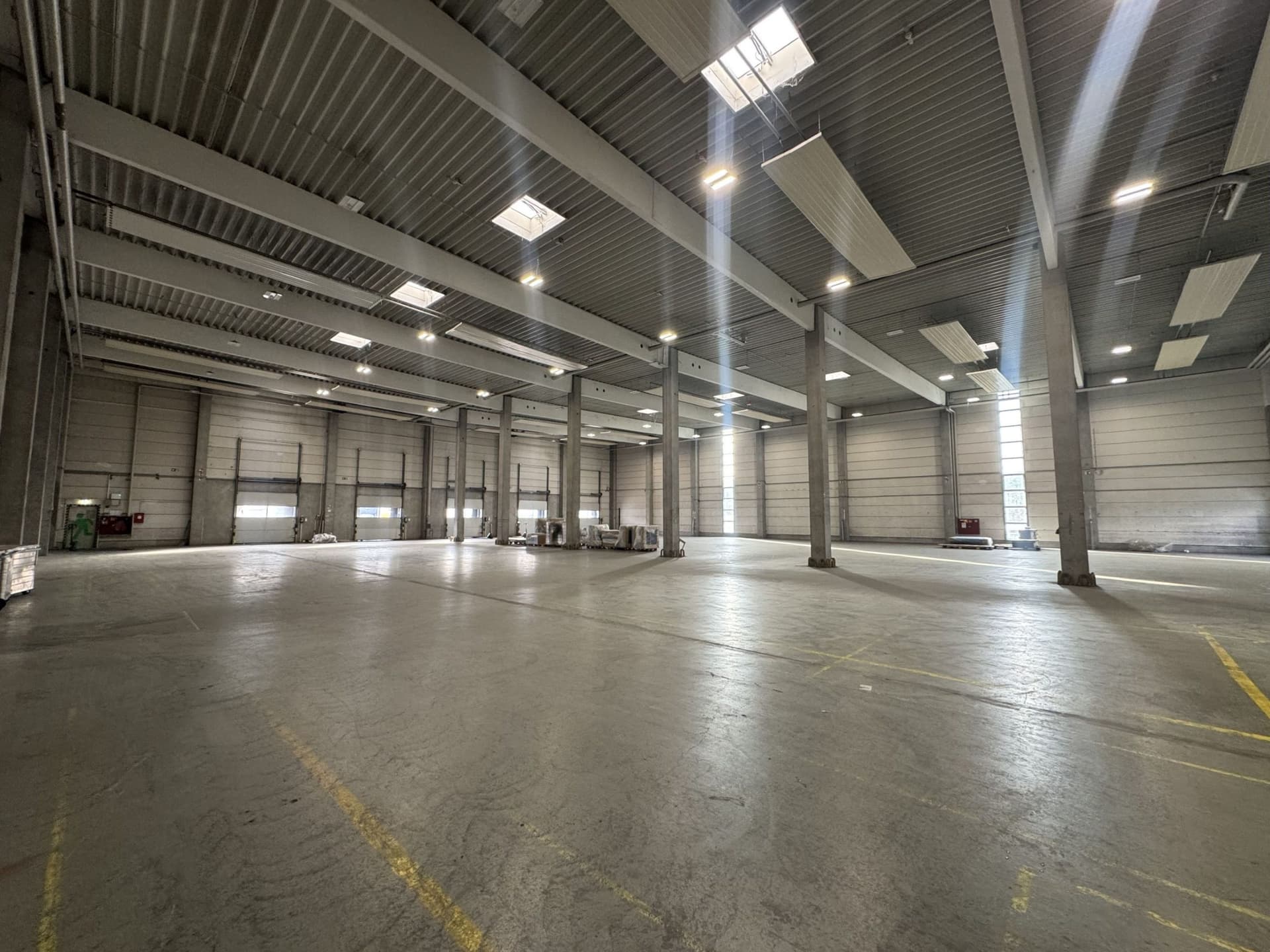 REALOGIS vermittelt Hallen- und Bürofläche in Ginsheim-Gustavsburg an Sovereign Network