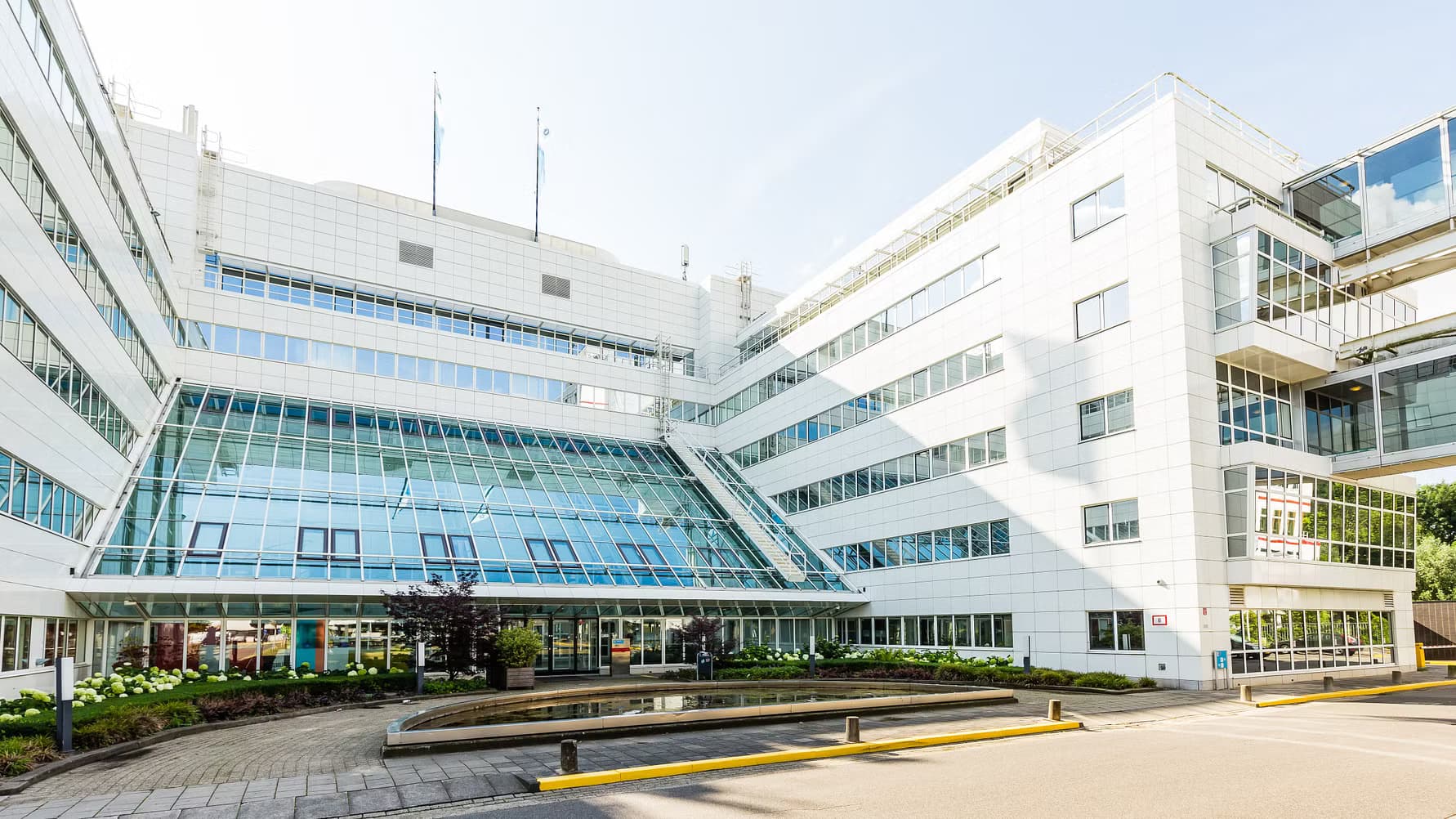 Full occupancy at Daltonlaan 300 in Utrecht: Aroundtown leases over 8,700 sqm of office space to FNV
