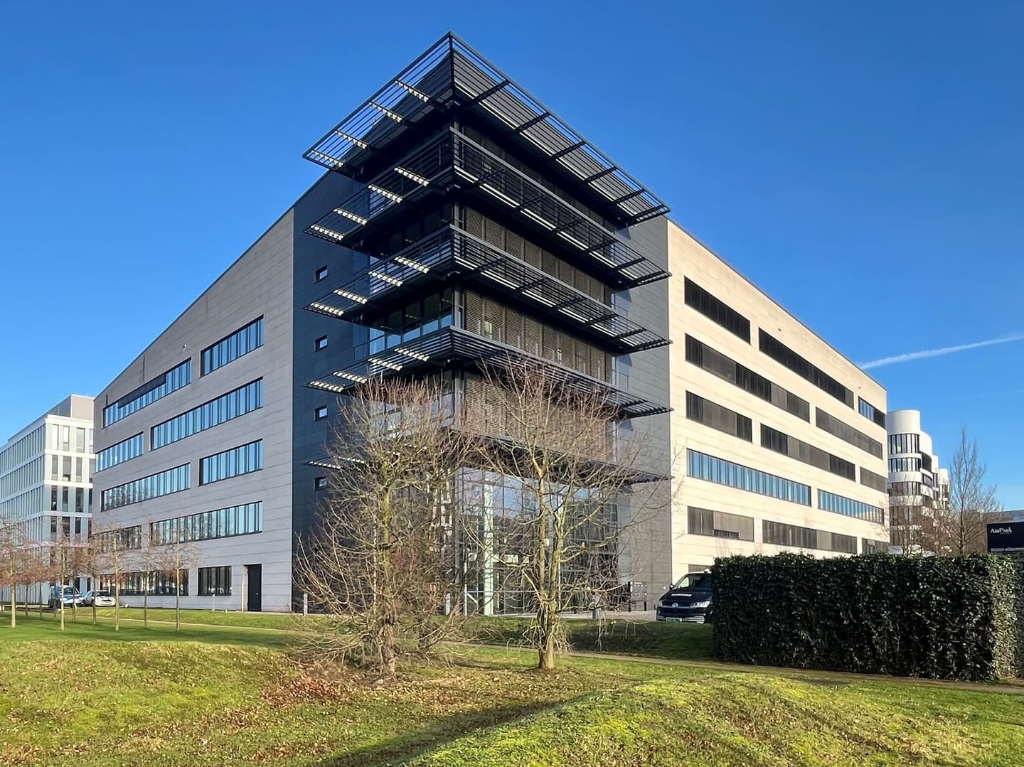 adesso is leasing 3,200 m² in the AIRPARK in Düsseldorf's Airport City