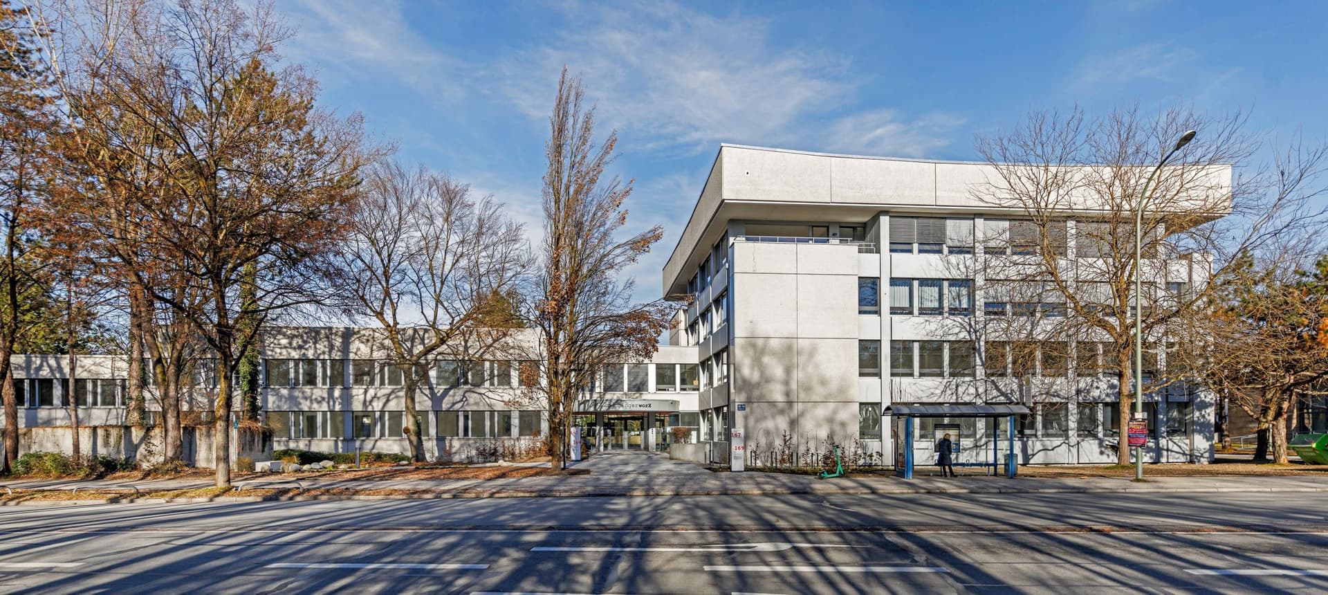 Kinderlachen statt Konferenz-Calls: Bayerische Hausbau Real Estate entwickelt Büroflächen zur Kita