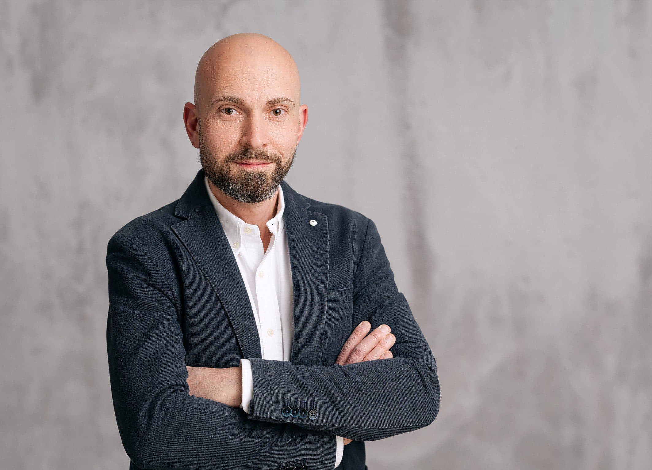 Praeclarus baut Facility Management mit Michael Leber aus