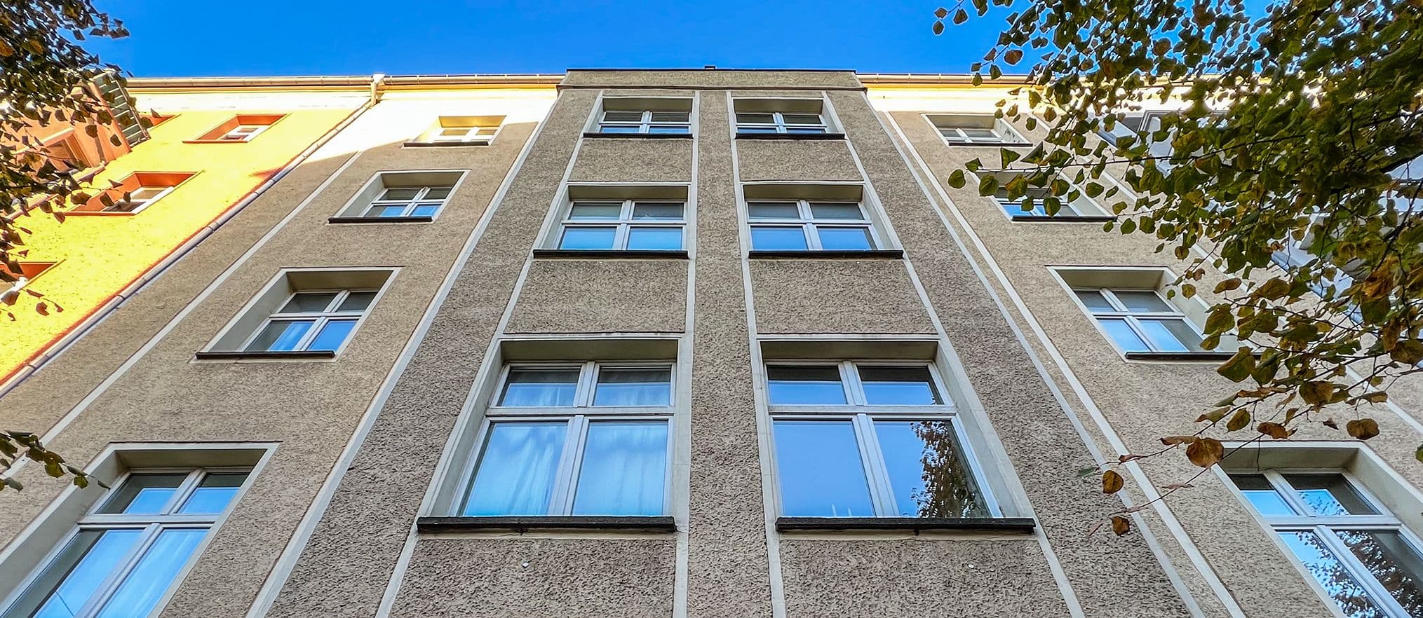 MB Advisors kauft für BlueRock Group drei Wohn- und Geschäftshäuser in Berlin