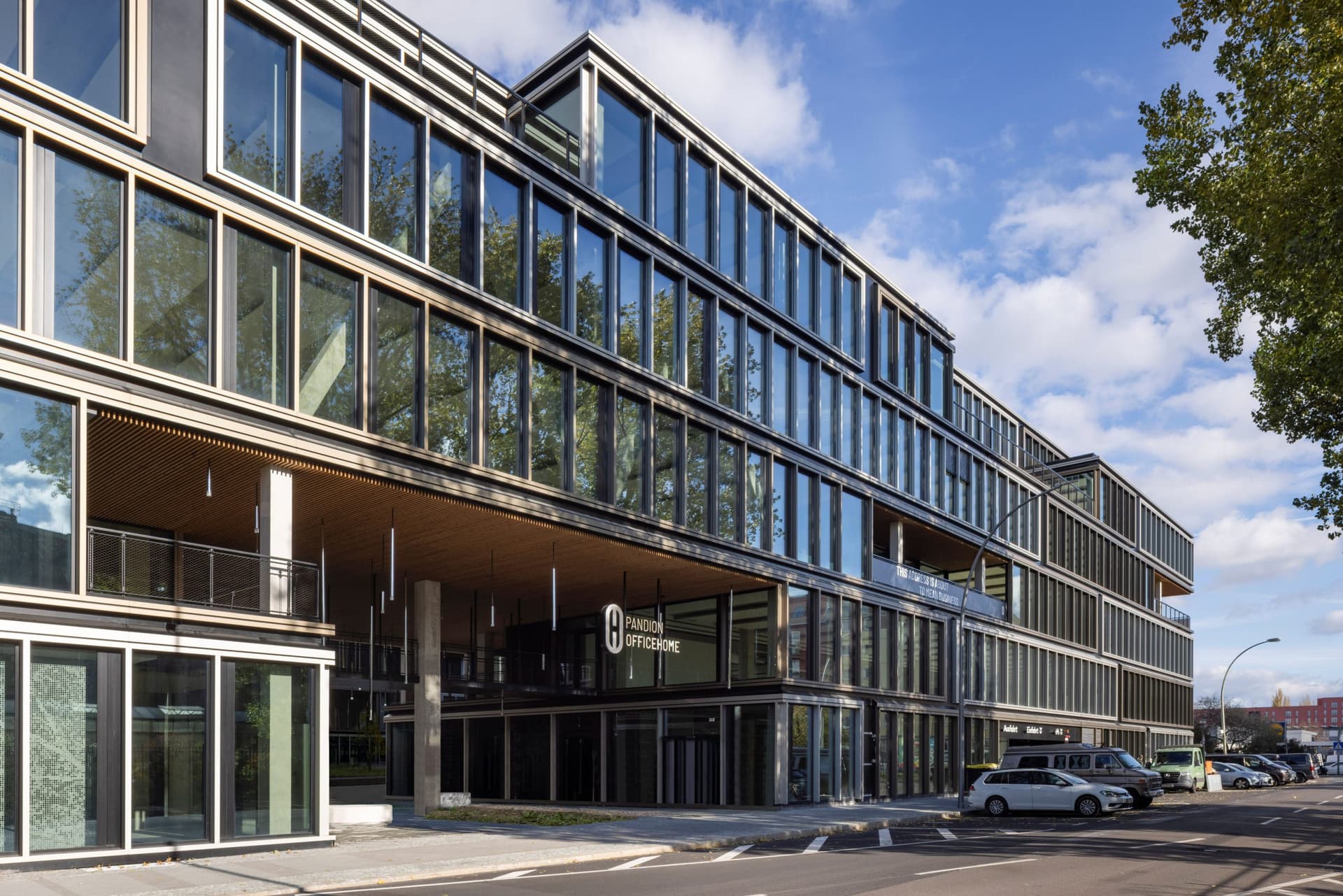 PANDION stellt OFFICEHOME Pollux in Berlin-Friedrichshain fertig