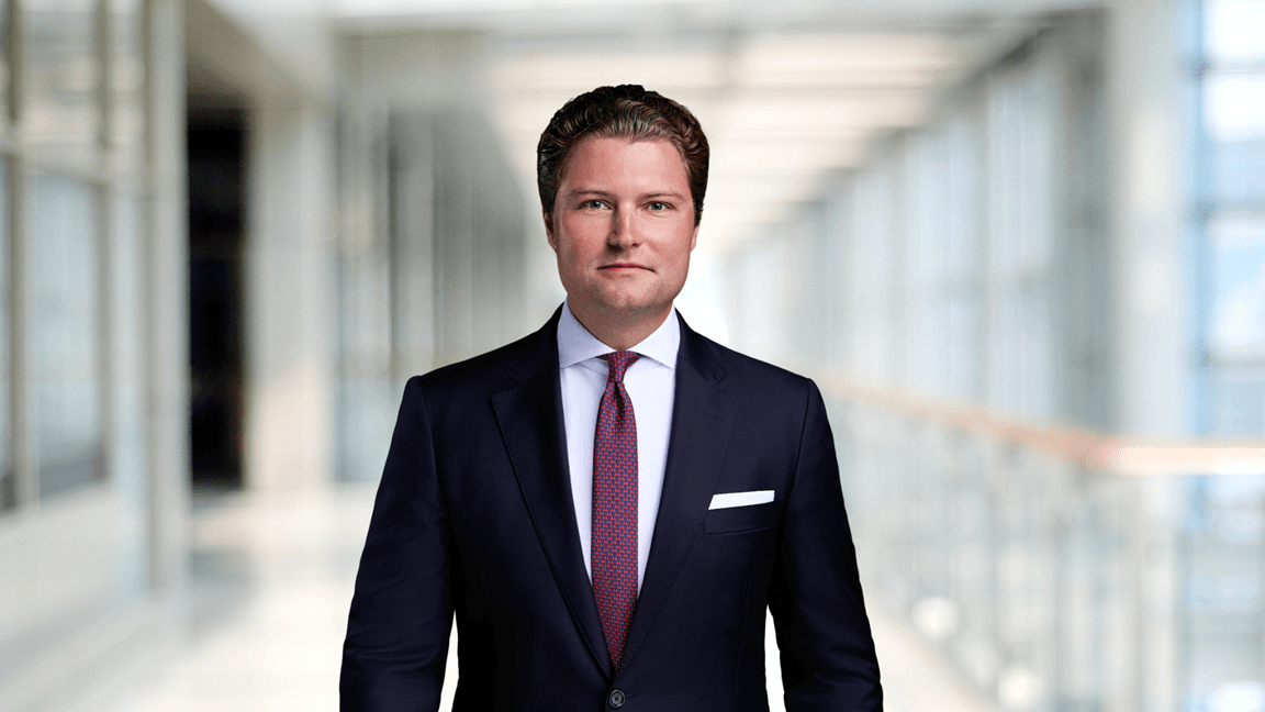 Portrait von Julian Conzen, Associate im Office Agency Team von Savills am Standort Frankfurt