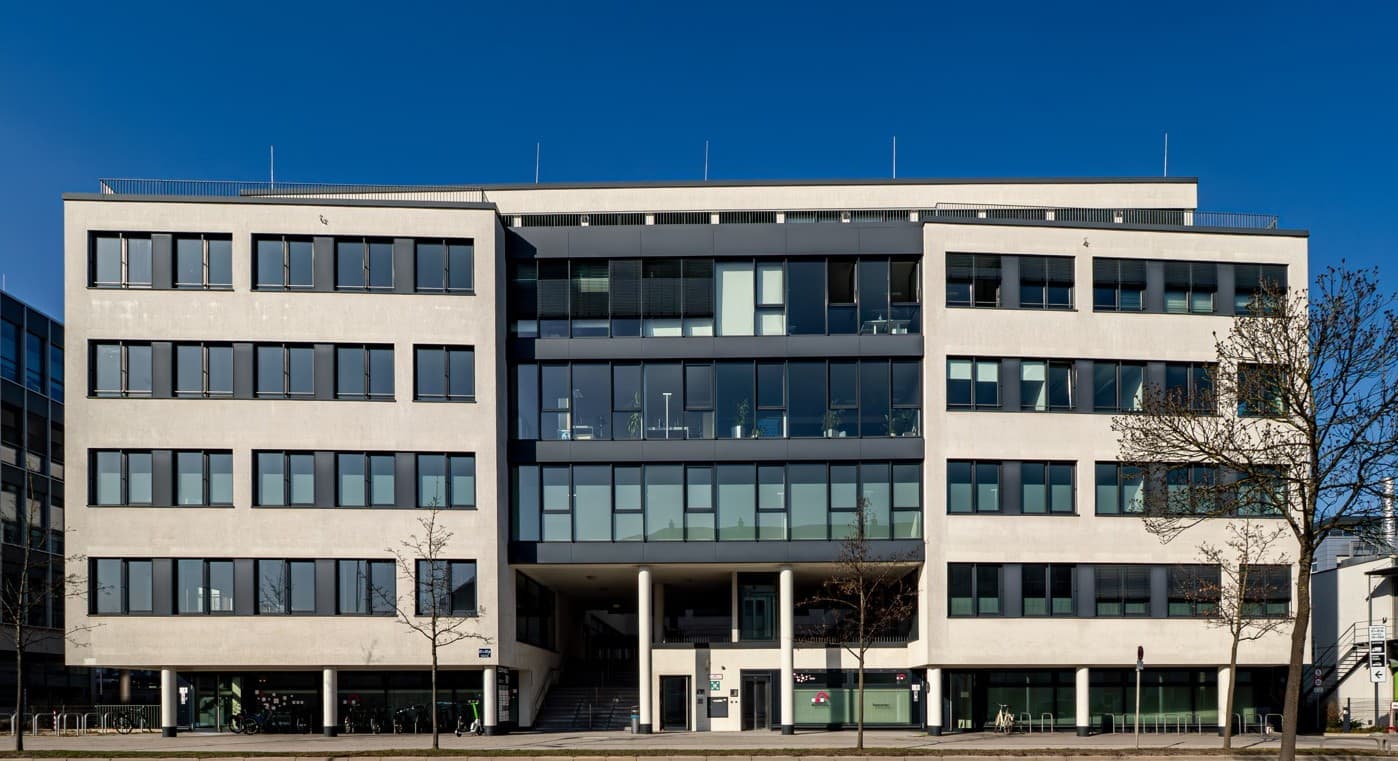 Hammer AG vermietet an CUBOS im Münchner Connex
