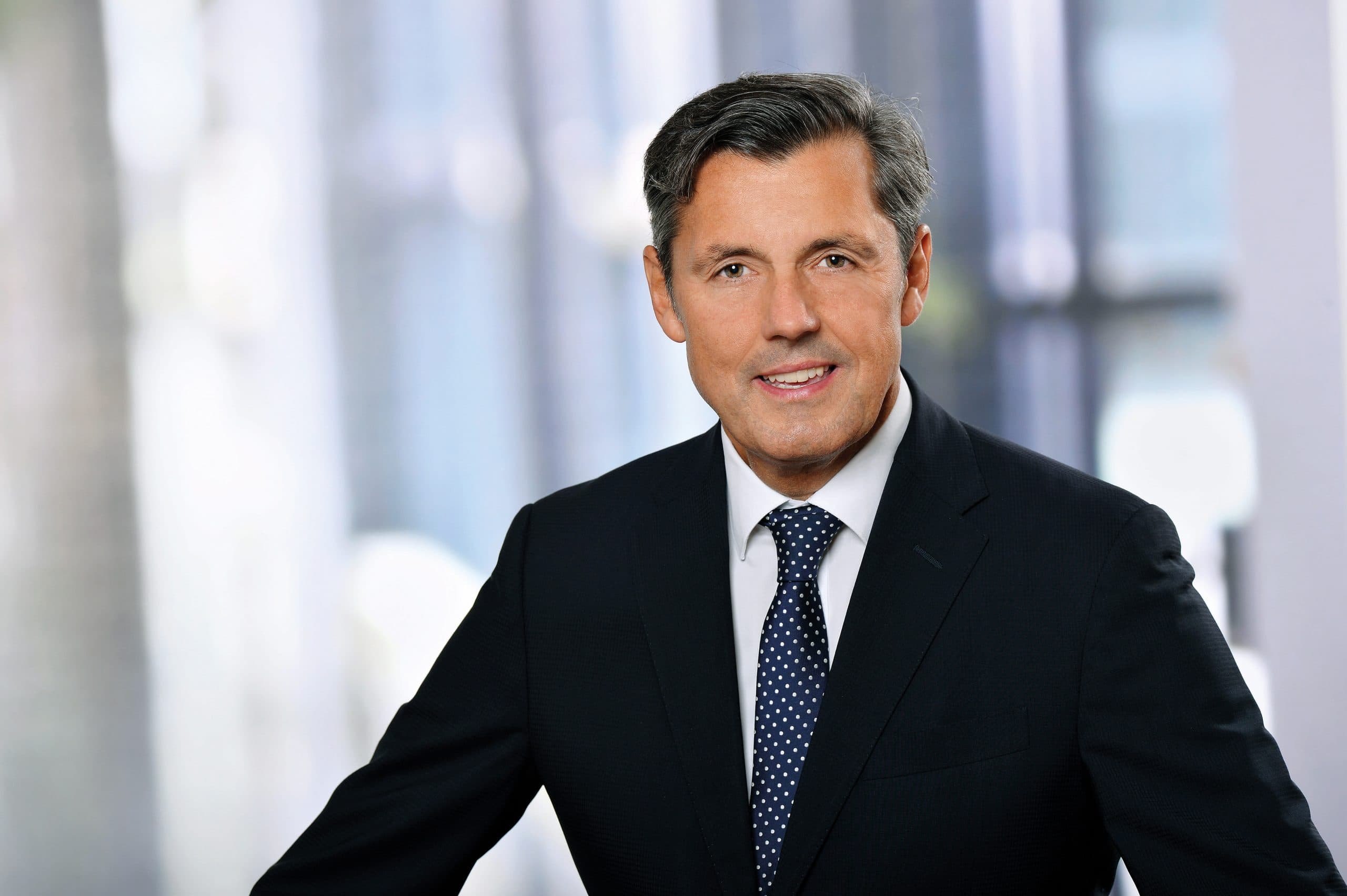 Thomas Gütle, Geschäftsführender Gesellschafter von PrimeraAdvisors, Portraitaufnahme