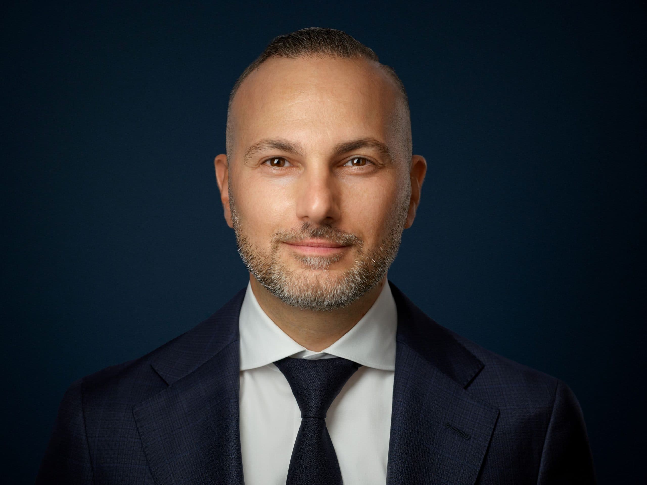 Portrait von Alexander Ego, Geschäftsführer bei REALOGIS Immobilien Berlin GmbH