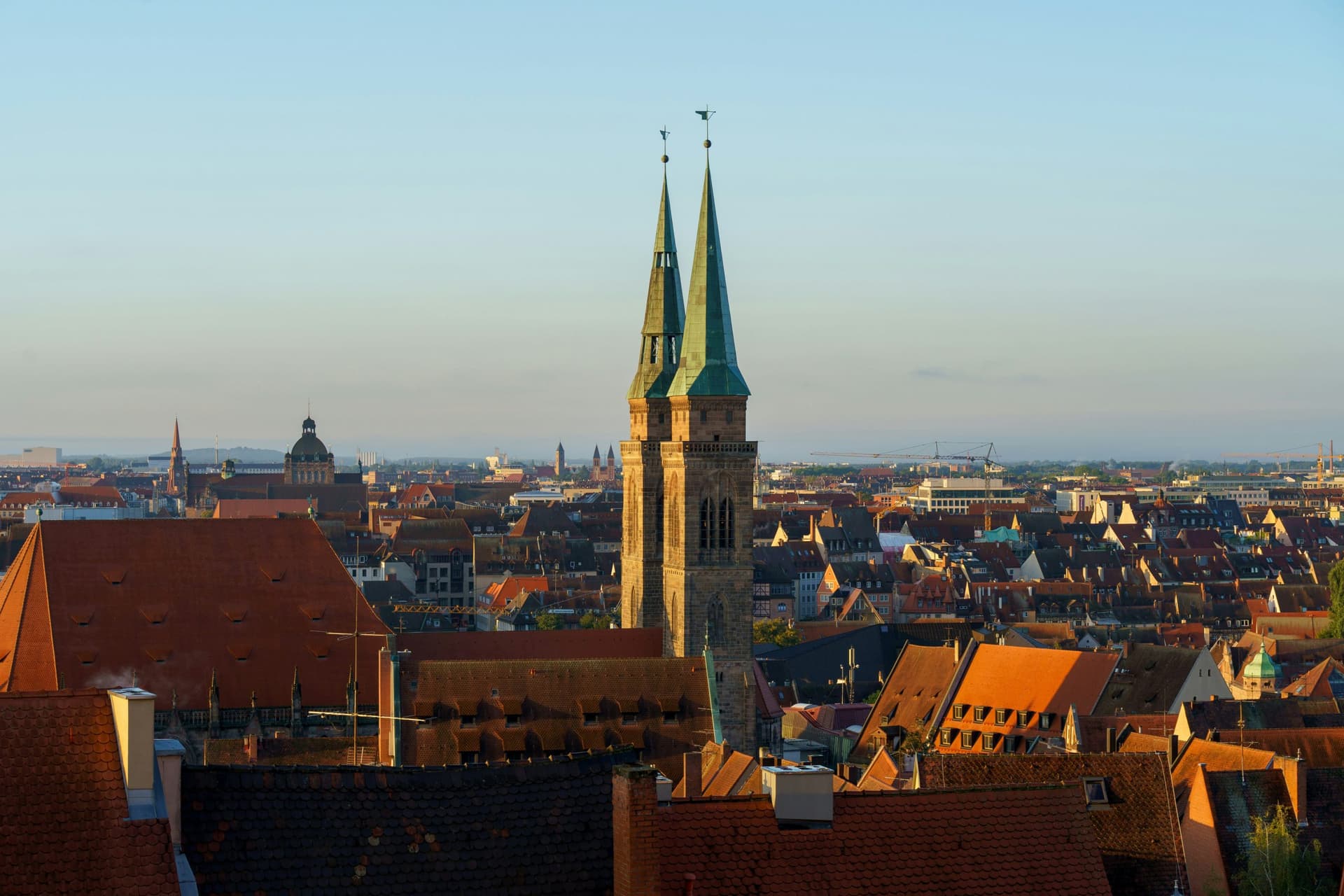JLL: Nürnbergs Büromarkt profitiert von größeren Anmietungen