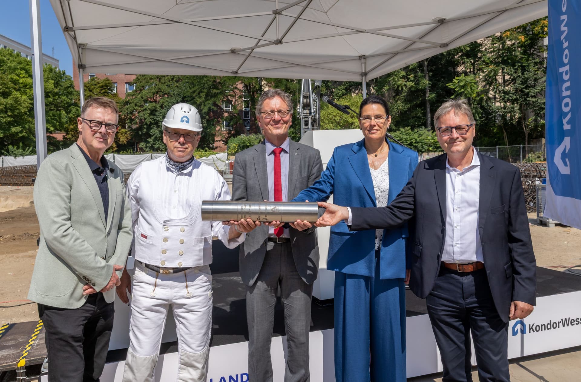 Grundsteinlegung in Friedrichshain: In der Weinstraße entstehen 69 neue Mietwohnungen und ein moderner ALDI-Markt