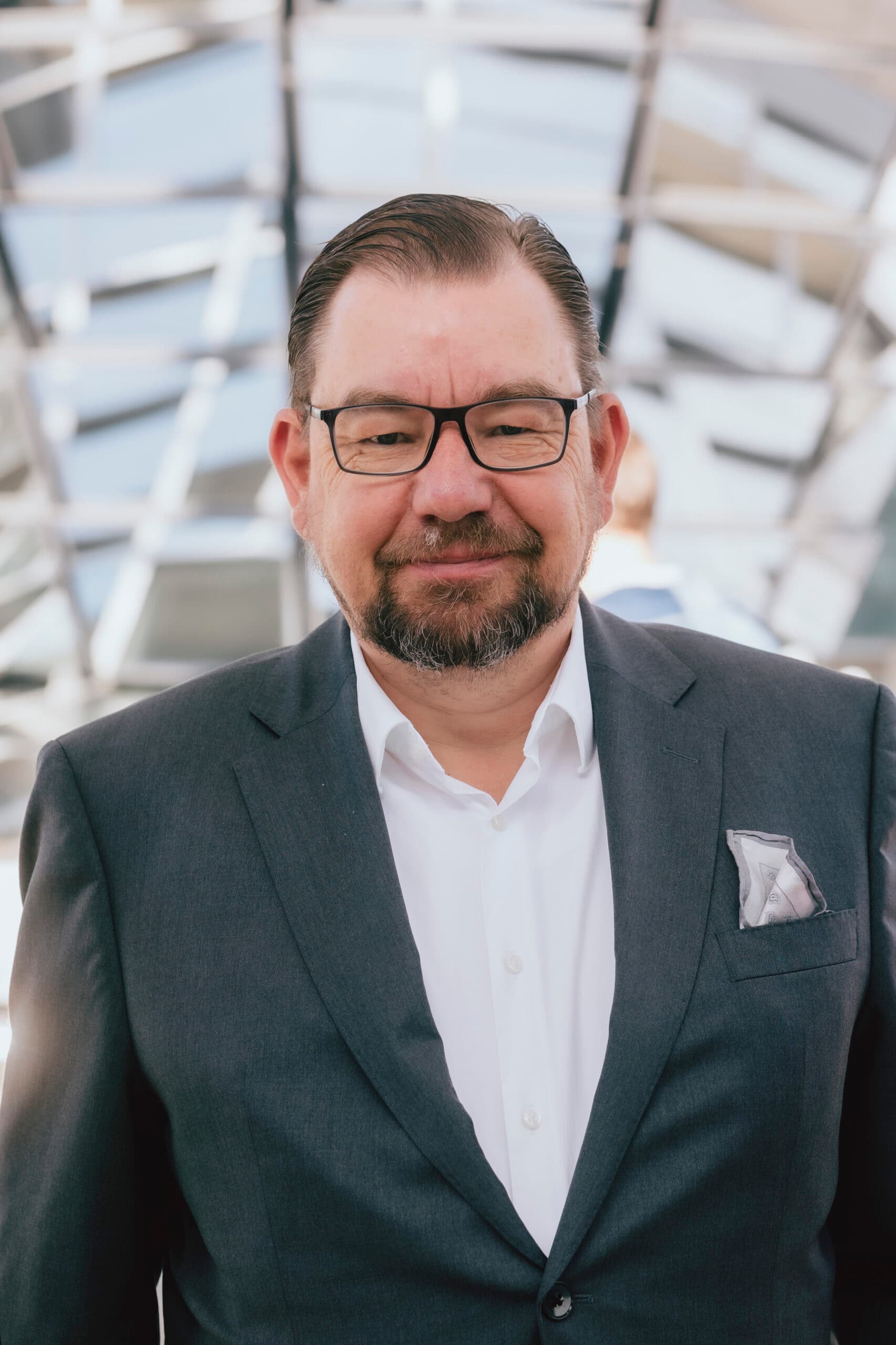 Porträt von Dirk Salewski, Präsident des BFW Bundesverband Freier Immobilien- und Wohnungsunternehmen.