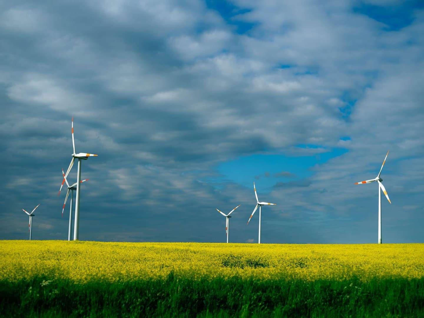 Trotz herausfordernder Marktbedingungen: Eurowind Energy investiert weiter und erwirbt zwei genehmigte Windparks mit insgesamt knapp 87 MW in Deutschland