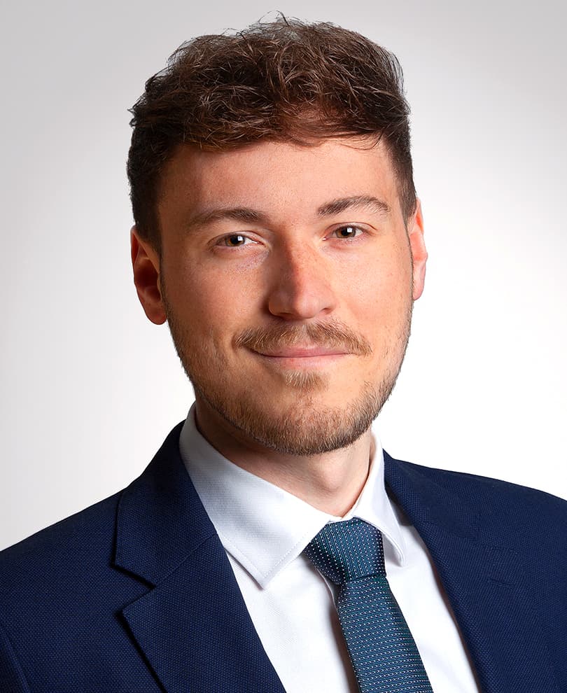 Portrait von Fabio Mata, Fachberater im Team Investment & Development bei Aengevelt Düsseldorf