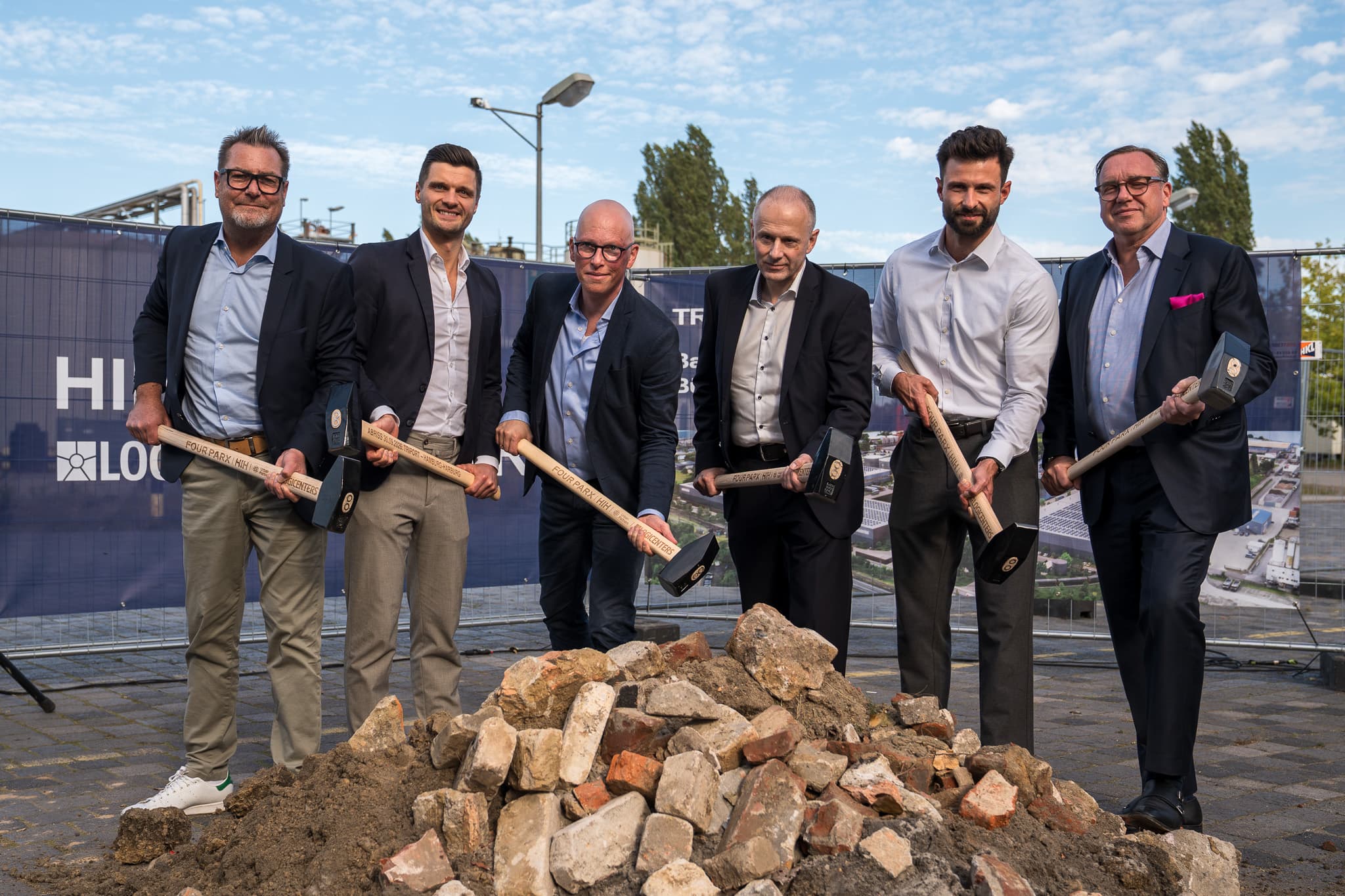 TRIPORT HAMBURG-HARBURG: Demolition work for new logistics park started