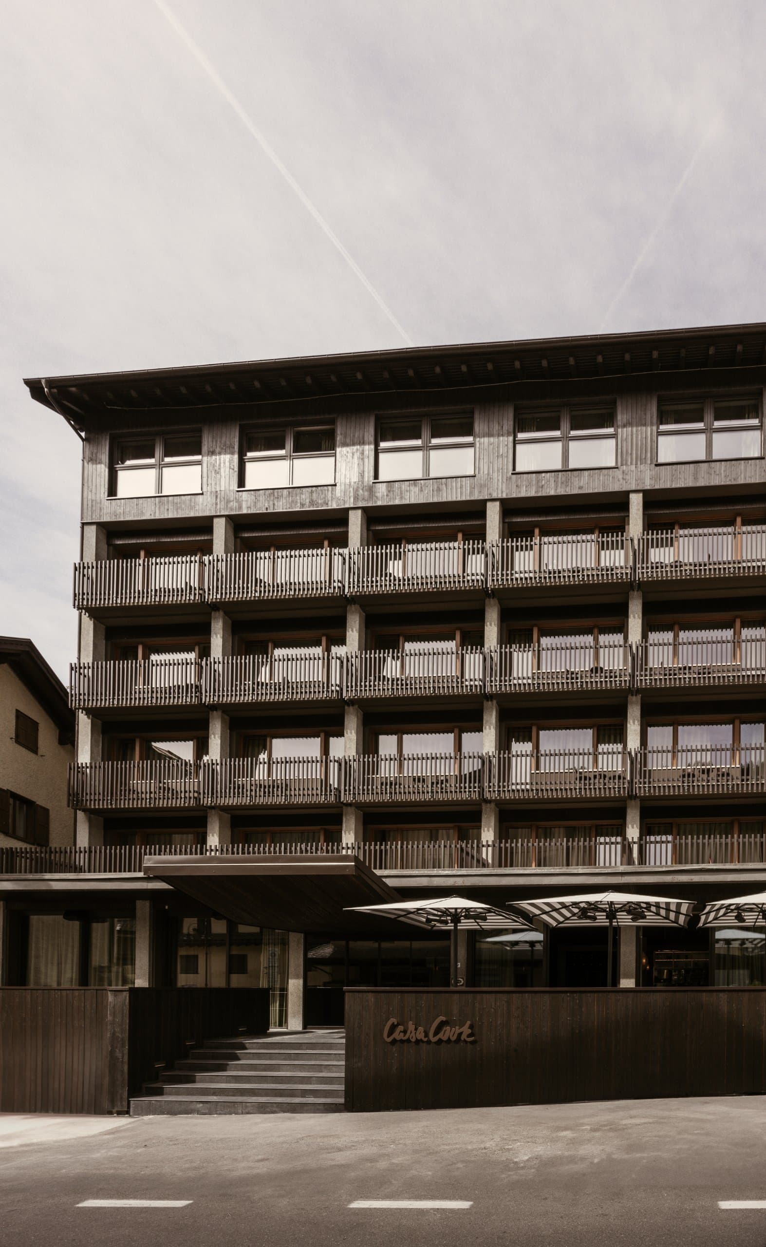 Fassade des Casa Cook Madonna di Campiglio, revitalisiertes Hotel in Italien.