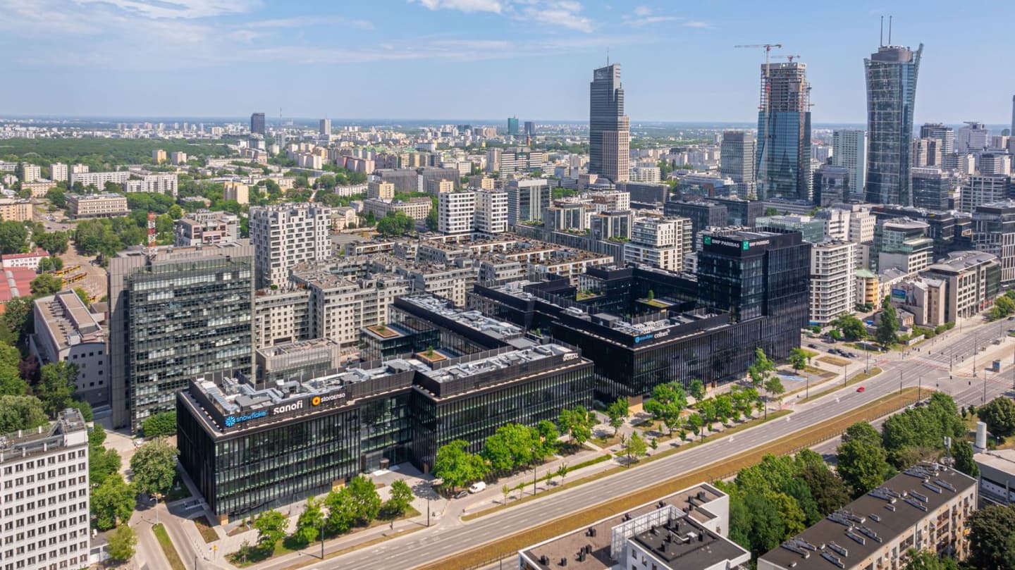 Yareal Polska relocates to new headquarters at LIXA in Warsaw. 750 sqm of modern workspace designed by The Design Group
