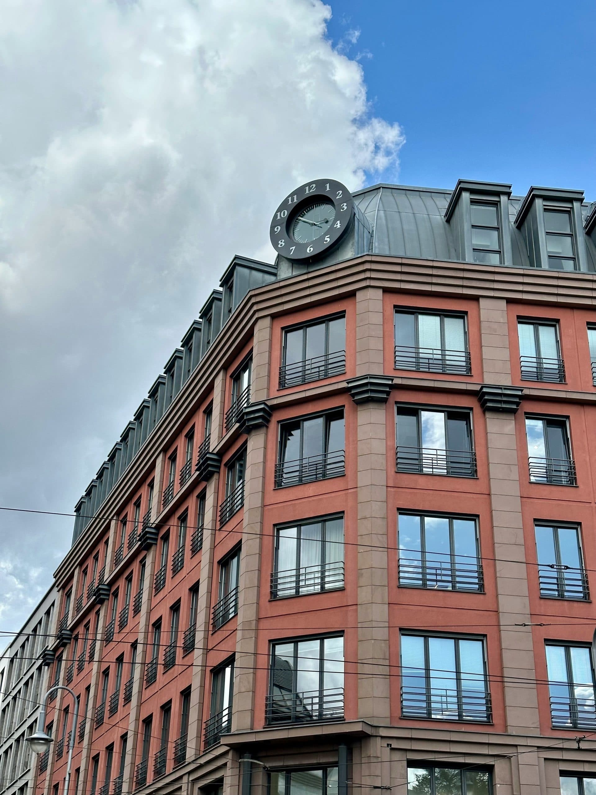 Office investment market still with little dynamism
