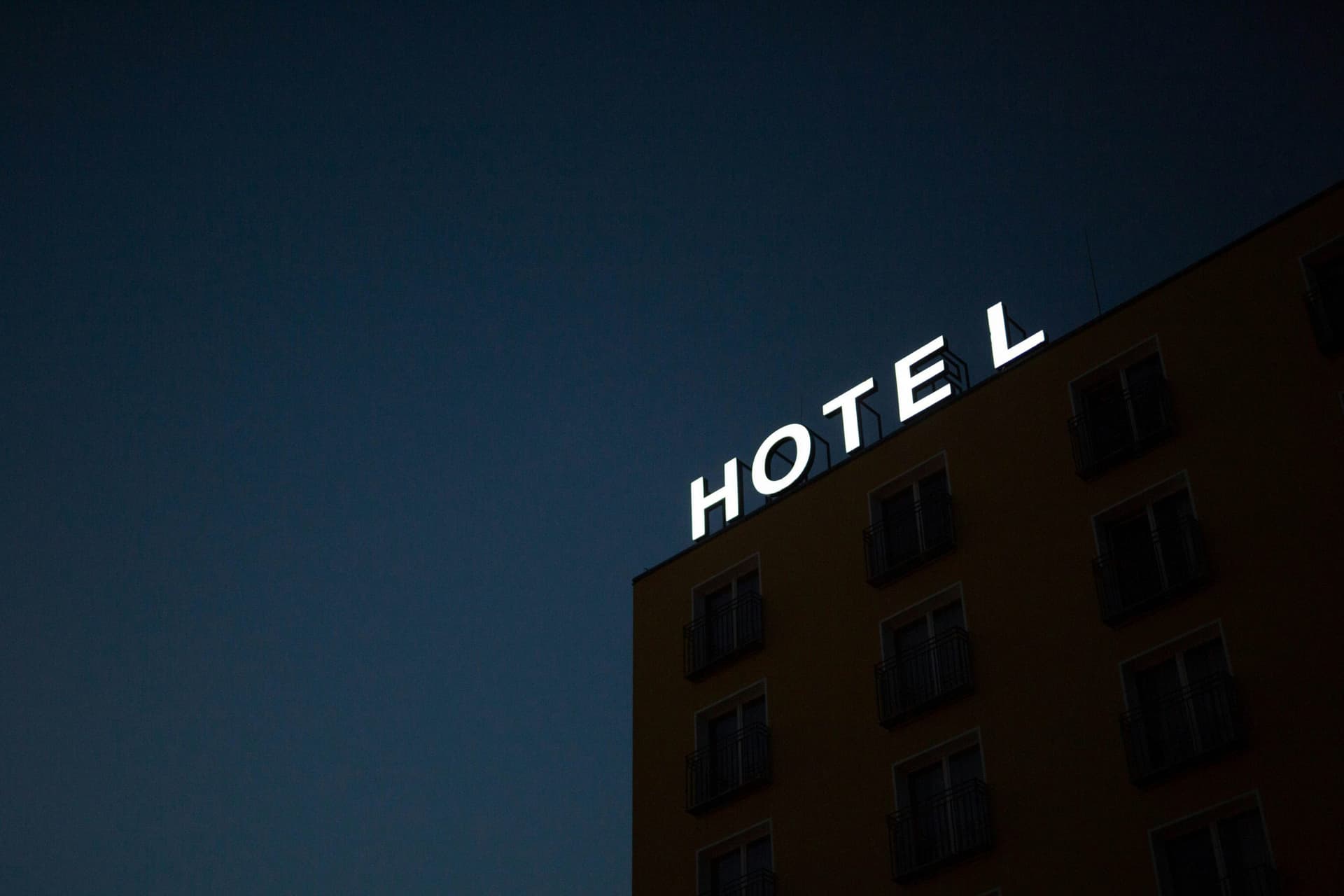 Upward trend discernible: hotel investment revenue up 5% year-on-year