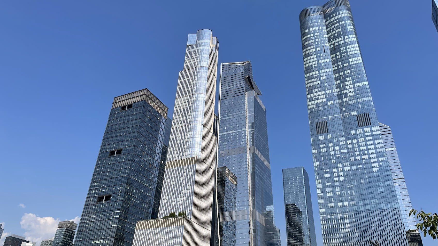 Globale Immobilieninvestitionen legten im letzten Jahr um 8 % auf knapp 830 Mrd. USD zu