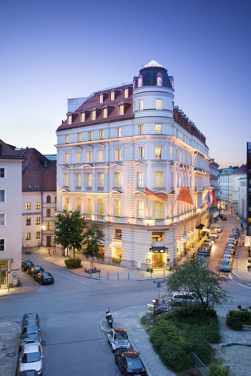 CBRE berät beim Verkauf des Münchner Hotels Mandarin Oriental – Landmark-Transaktion am deutschen Hotelmarkt