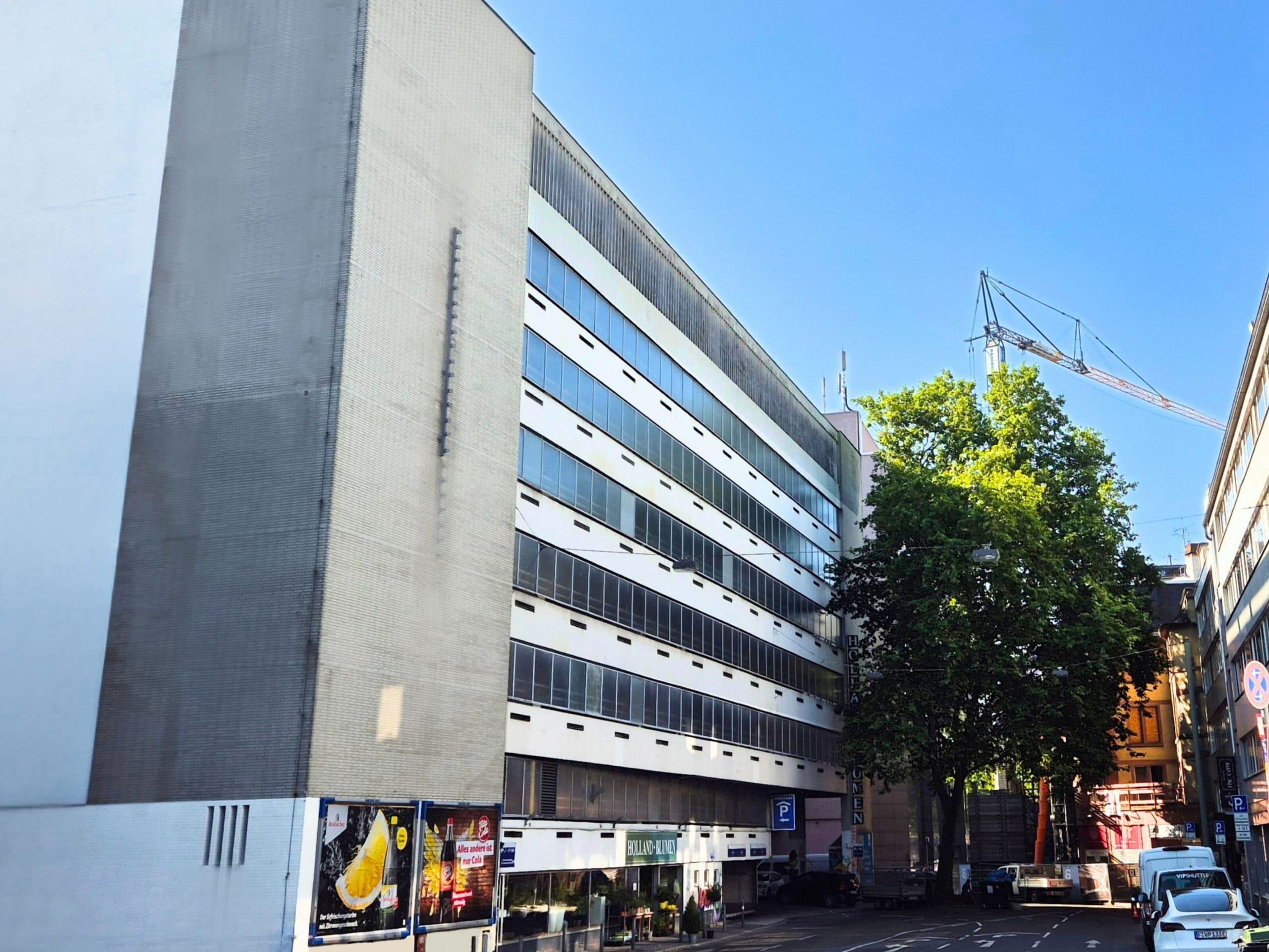 RQI RE. Structuring Solutions sells multi-storey car park in Frankfurt from Signa Development Selection portfolio to Contipark International Parking