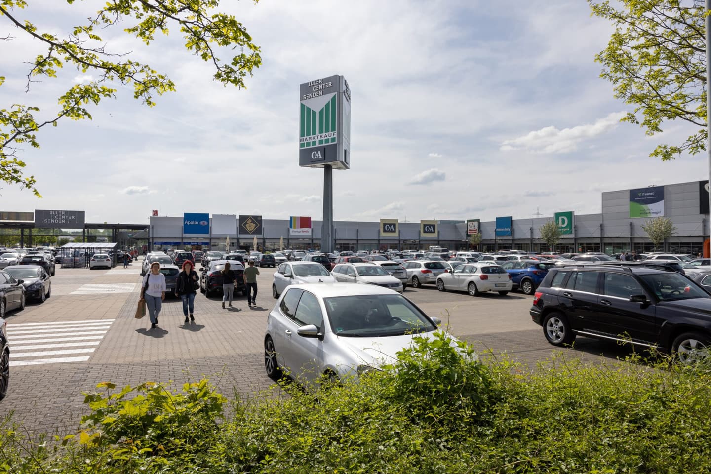 IPH Group and MEAG win ONLY as tenant for the Iller Center in Senden