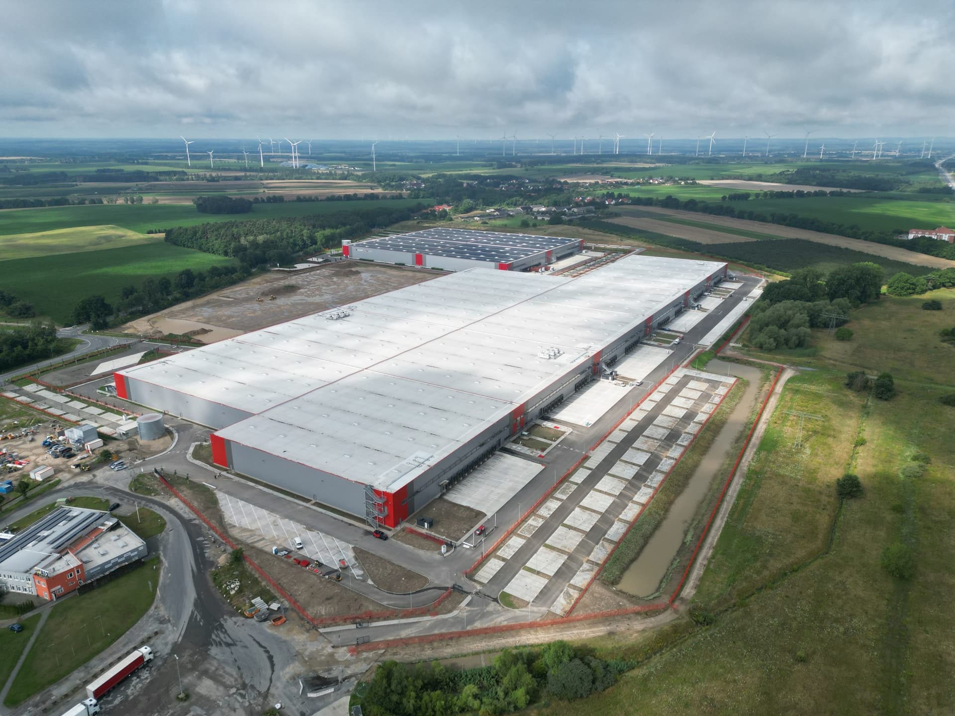 ALCARO Invest stellt größte Halle im Log Plaza Frankfurt (Oder) fertig