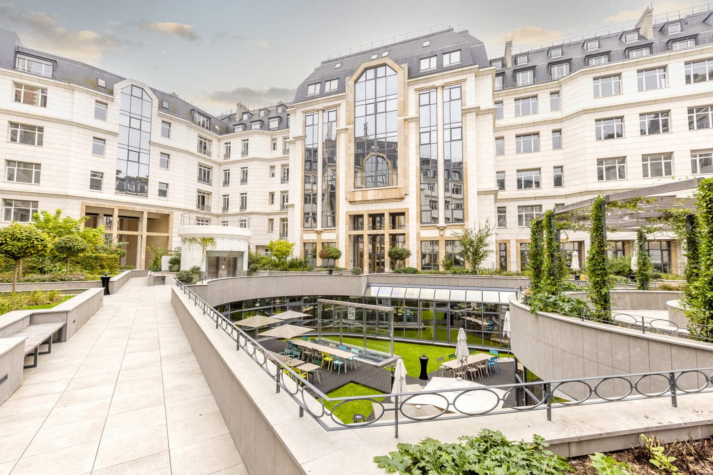 Union Investment sells Centre d'Affaires Paris Trocadéro to Blackstone