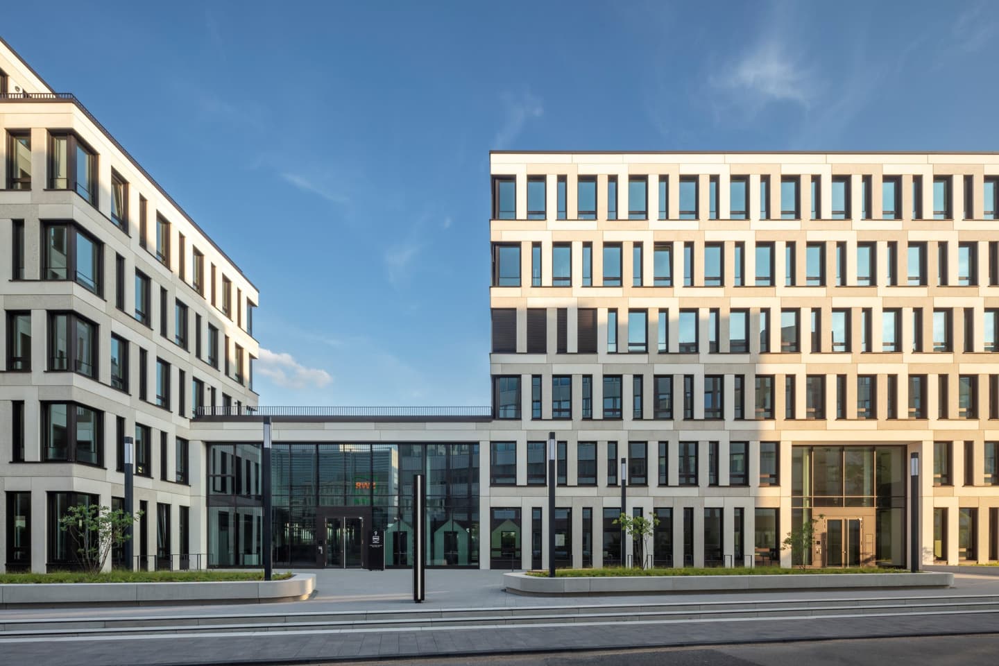 IMAXXAM kauft Gebäudeteil der „Reiterstaffel Offices“ in Köln im Rahmen eines exklusiven Clubdeals