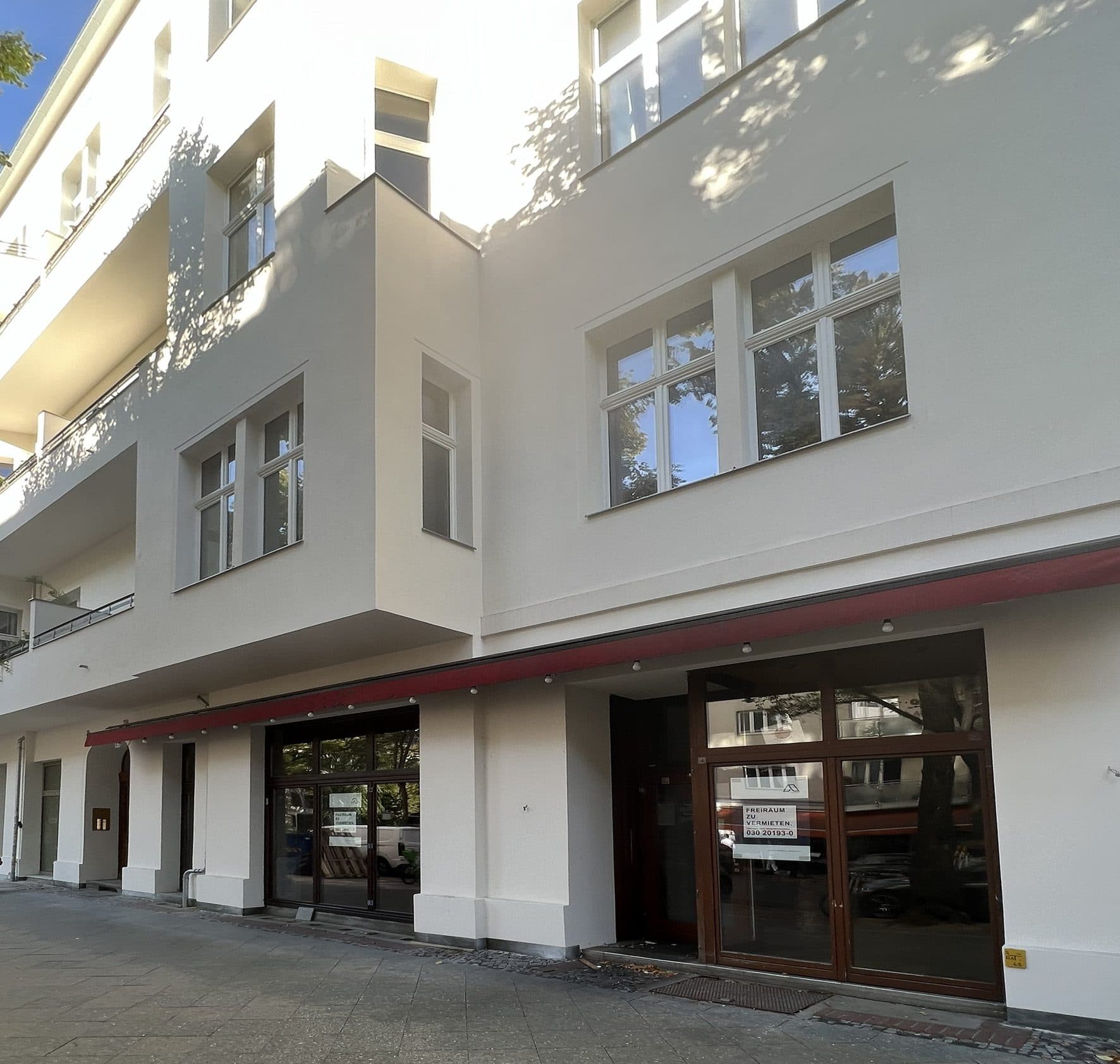Berlin-Charlottenburg: Aengevelt vermittelt Ladenlokal langfristig an Fusion Sushi & Bowls.