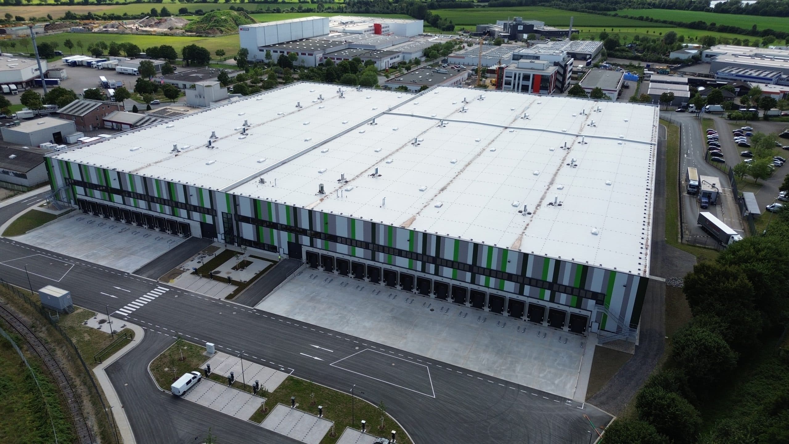 Savills Investment Management erwirbt von Aconlog Logistikneubau in Bocholt für deutsches Versorgungswerk