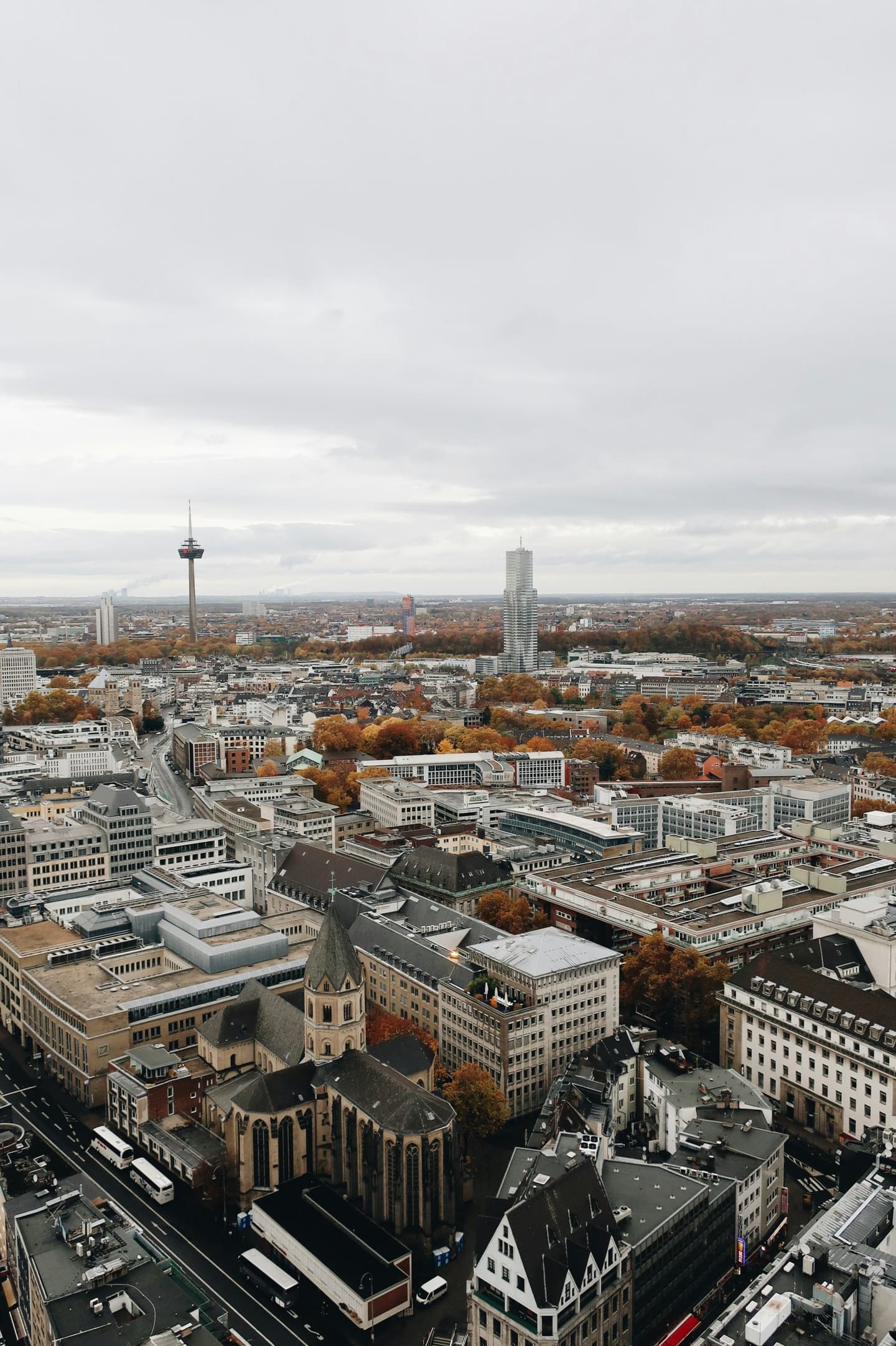 Savills untersucht Immobilieninvestmentmarkt Köln: Größere Core-Transaktionen begleiten langsam steigende Transaktionsdynamik