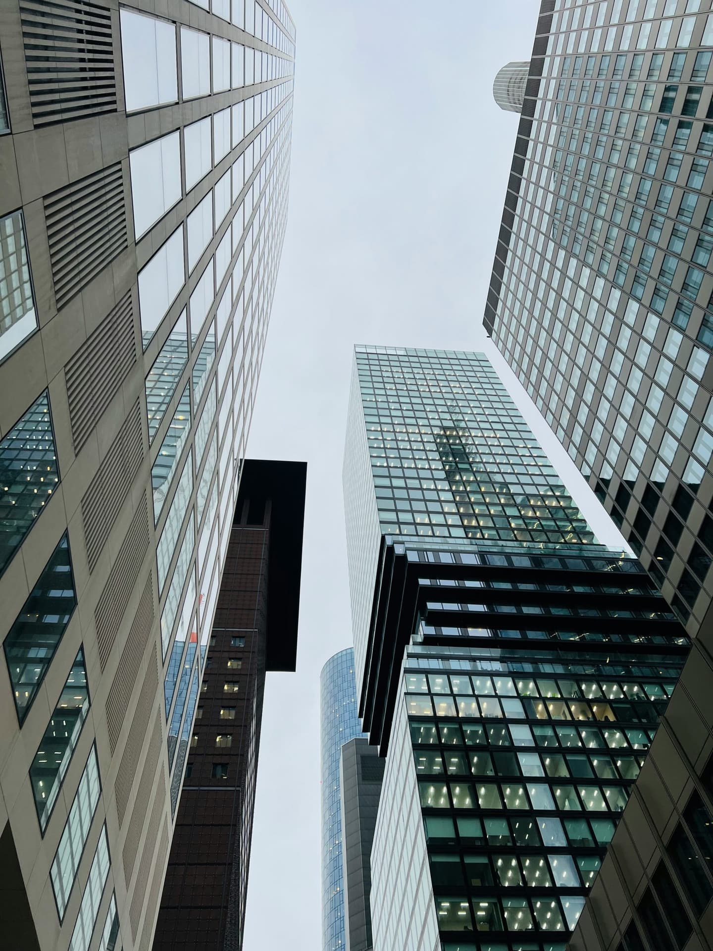 JLL: Office leasing market is treading water due to many challenges