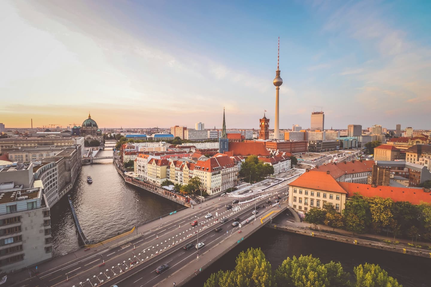 Zinshausmarktbericht 2025/2026: Berliner Wohninvestmentmarkt zeigt Zunahme der Verkaufszahlen, aber noch keine Preissteigerungen