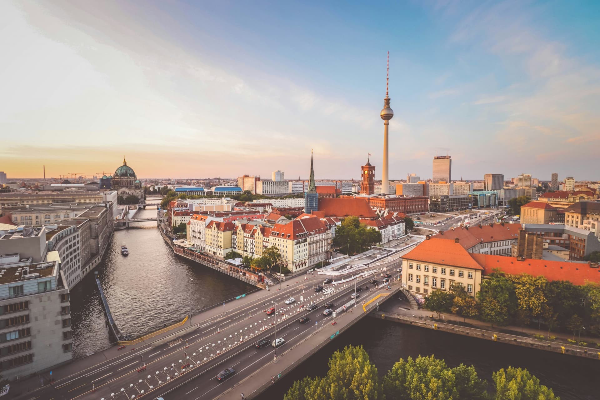 Apartment building market report 2025/2026: Berlin residential investment market shows increase in sales figures, but no price increases yet