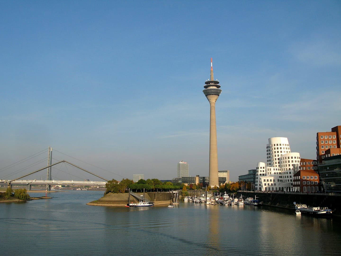 Bürovermietungsmarkt in Düsseldorf Q4-2025: Vertragsverlängerungen prägen das Marktgeschehen