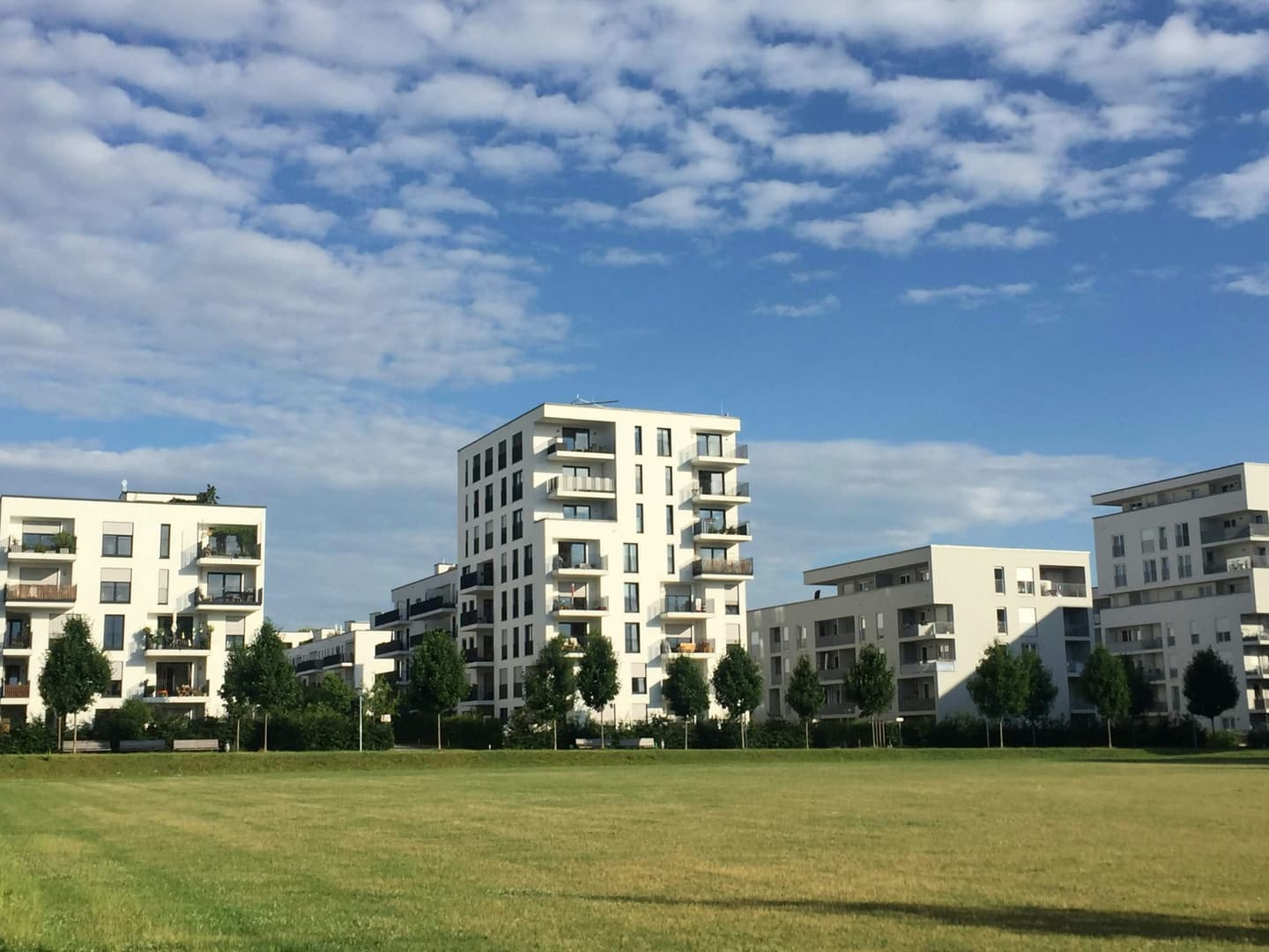 Wohninvestmentmarkt 2025: Mehr Abschlüsse, weniger Volumen