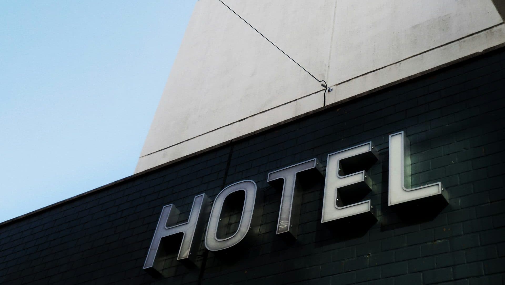 Hotelimmobilienmarkt bleibt liquide – Investoren agieren selektiver