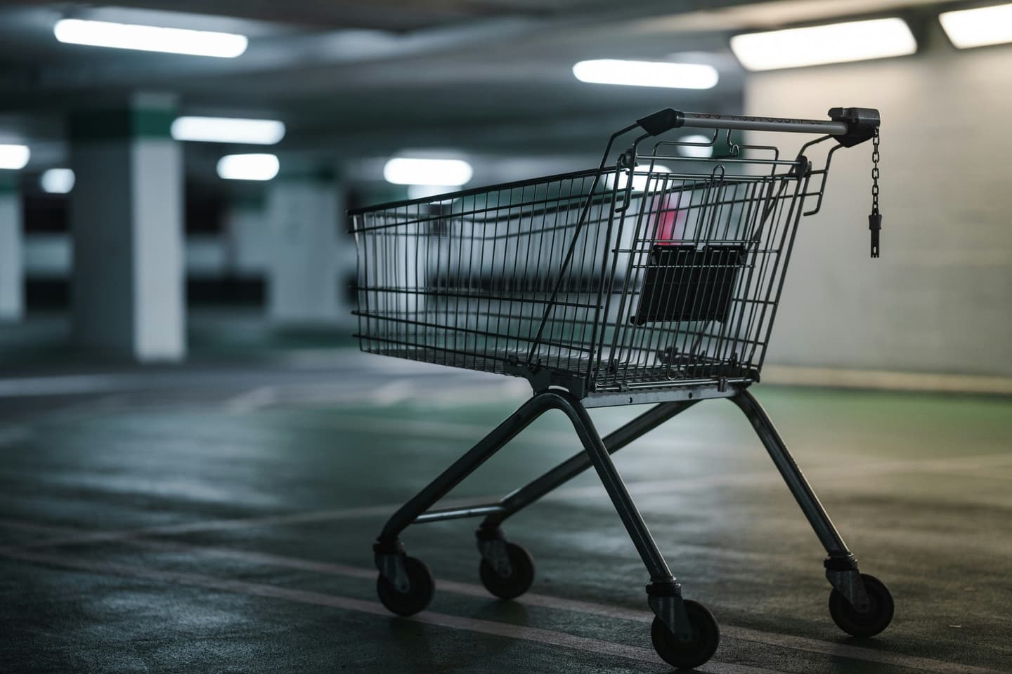 Retail investment market: Few major deals, more selling pressure – food real estate particularly in demand