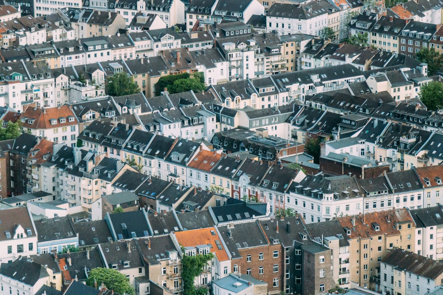 Housing market: Structural supply shortages and demand pressure continue to drive up rents