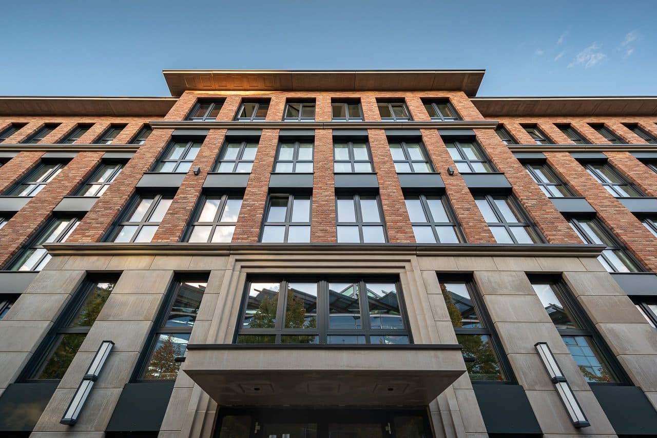 Potsdam: Aengevelt vermittelt rd. 2.600 m² Bürofläche in Projekt der SKAJ Immobilien GmbH an die öffentliche Hand.
