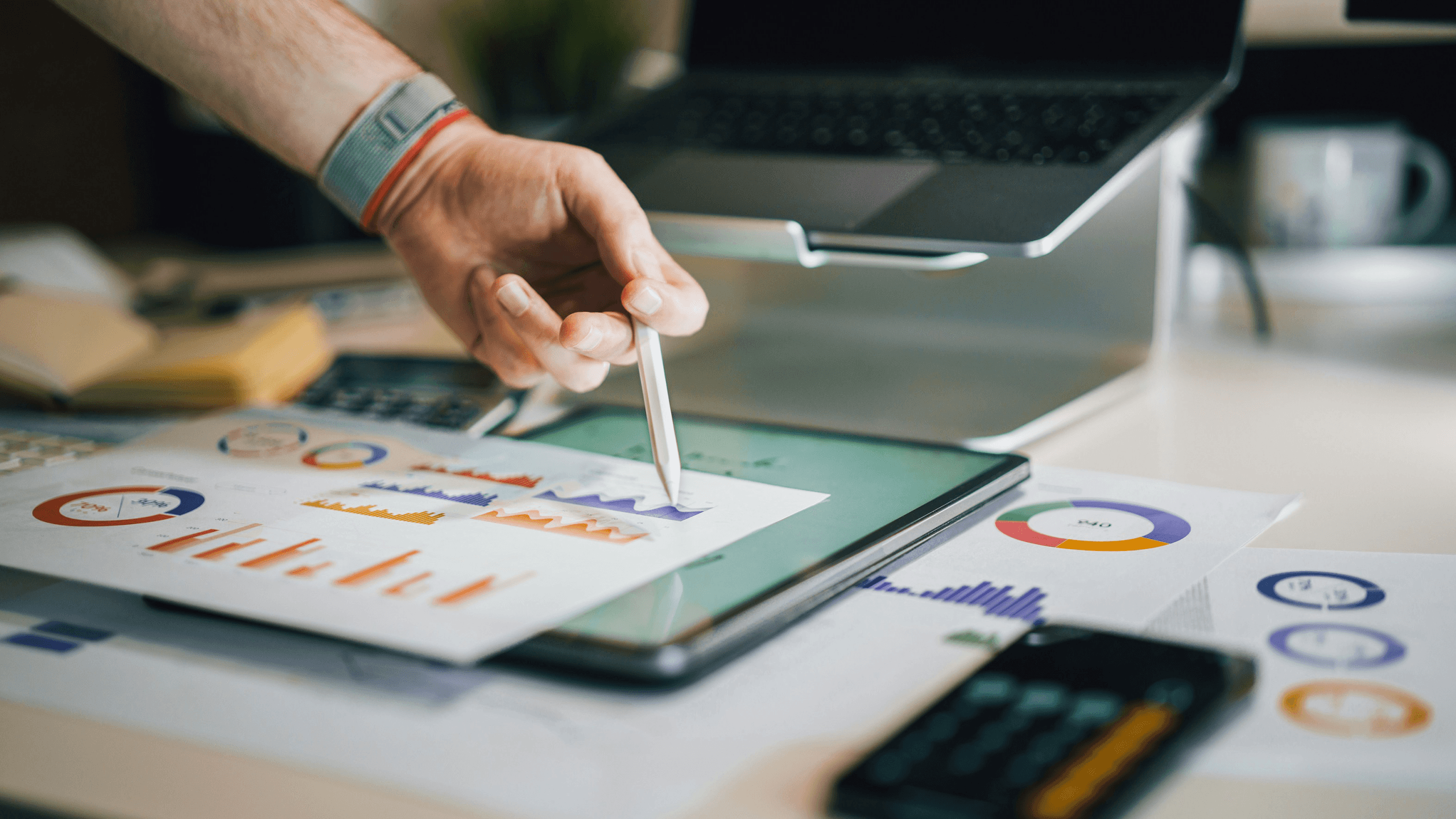 Investor transparency through customized reporting