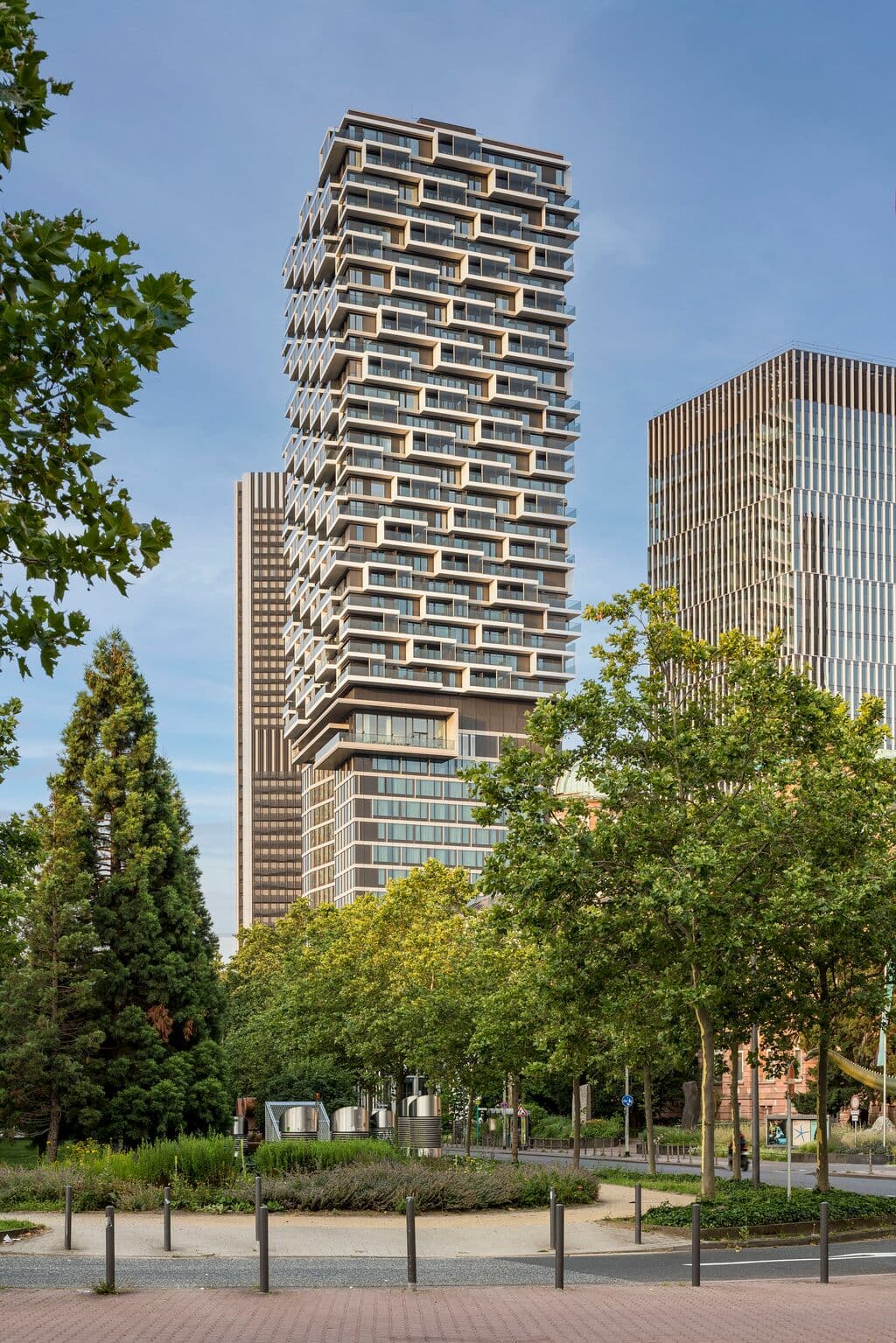 INDUSTRIA mandated as property manager of 90 rental apartments in Frankfurt's One Forty West tower