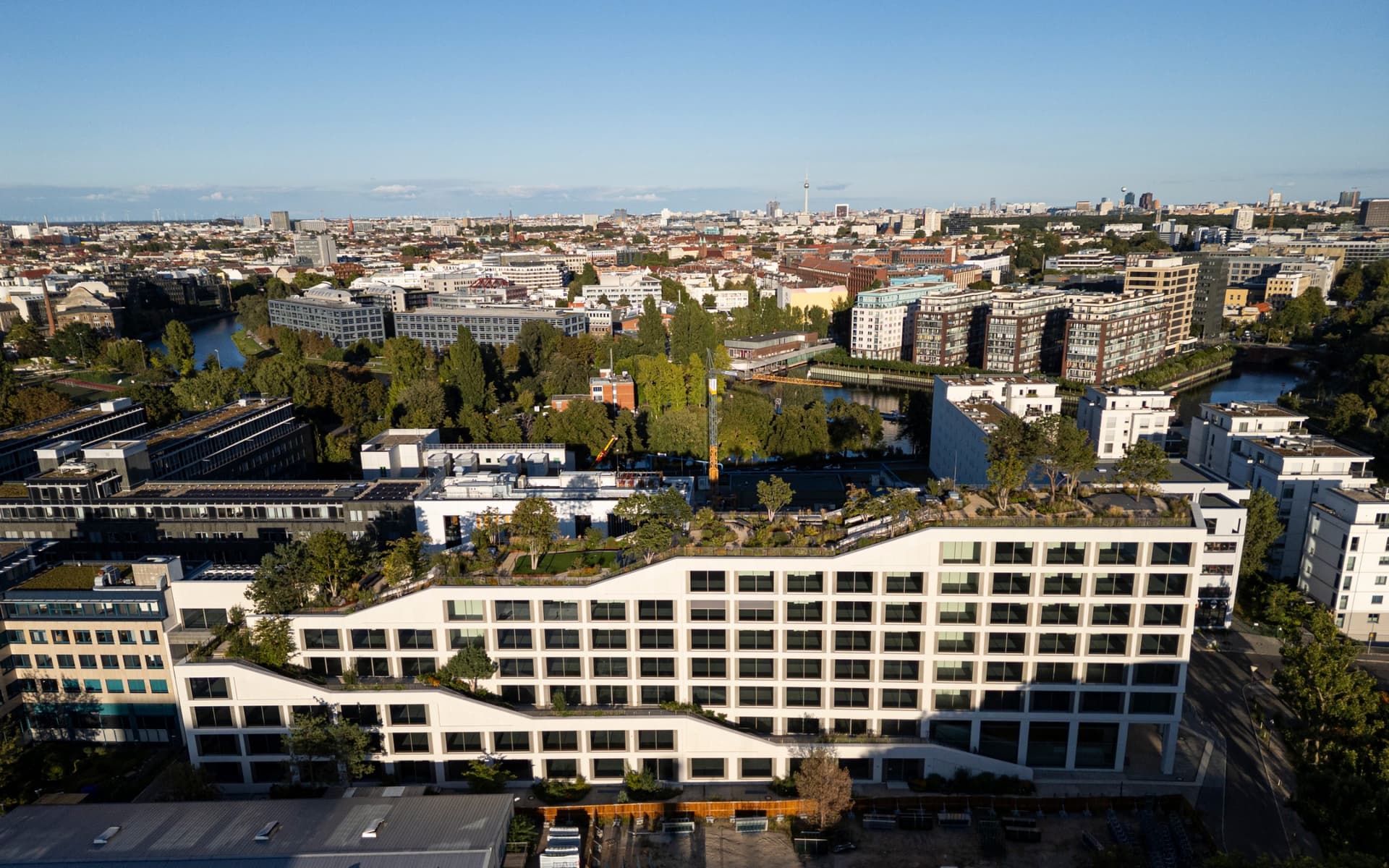Real I.S. leases 1,250 m² in the modern AERA office property in Berlin-Charlottenburg